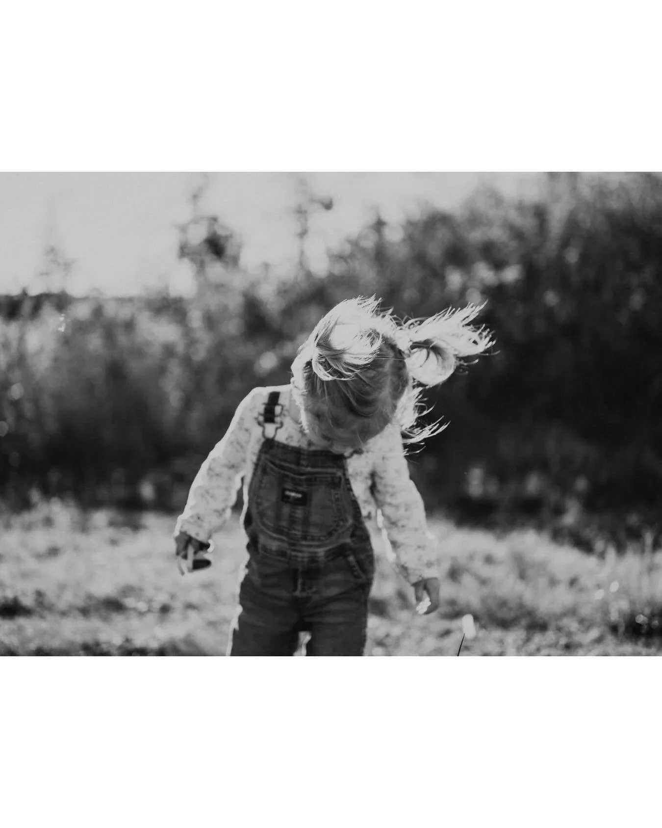 Throwback to last April and a windy day at the farm!
.
.
.
#oshkosh #windblown #tbt #ThrowbackThursday #childhoodunplugged nikoncanada