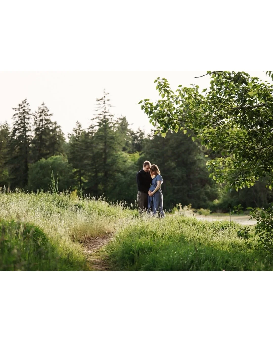 A few sneak peeks from this stunning maternity session with past wedding clients! 
.
.
.
#victoriamaternityphotographer #clickcommunity #nikonphotographer