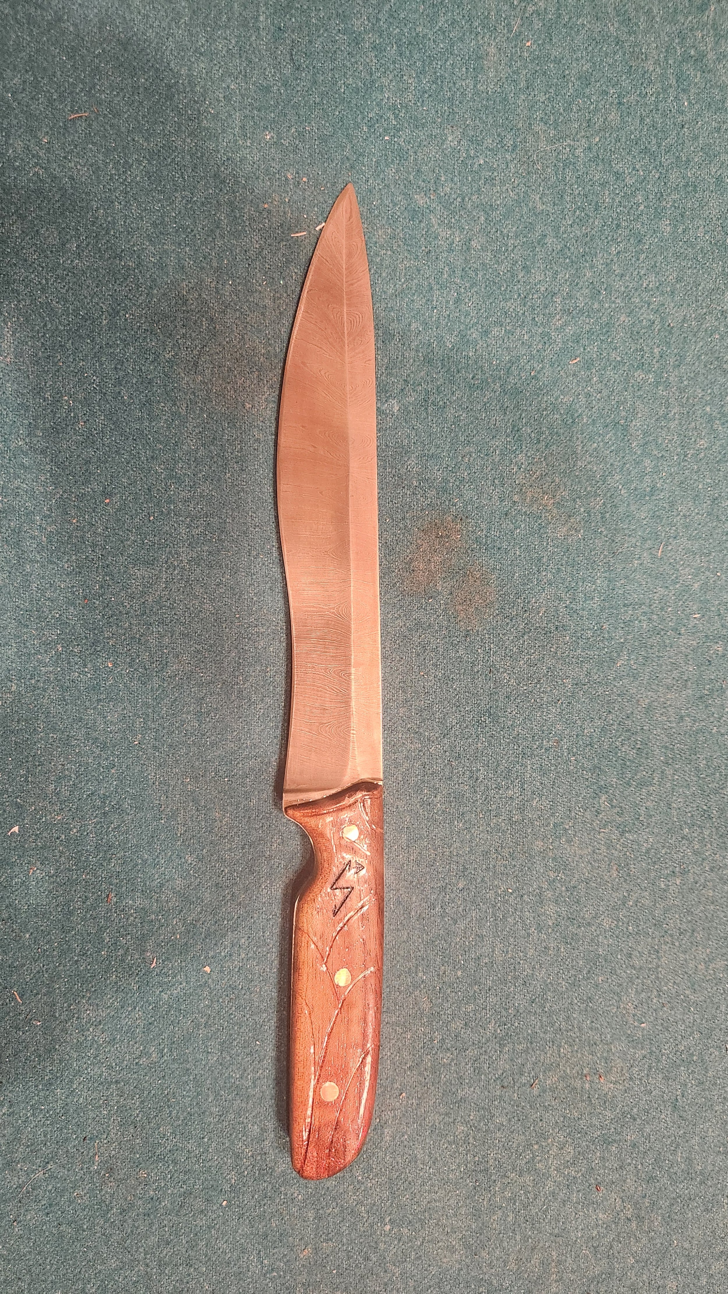 DamascusKnife.jpg
