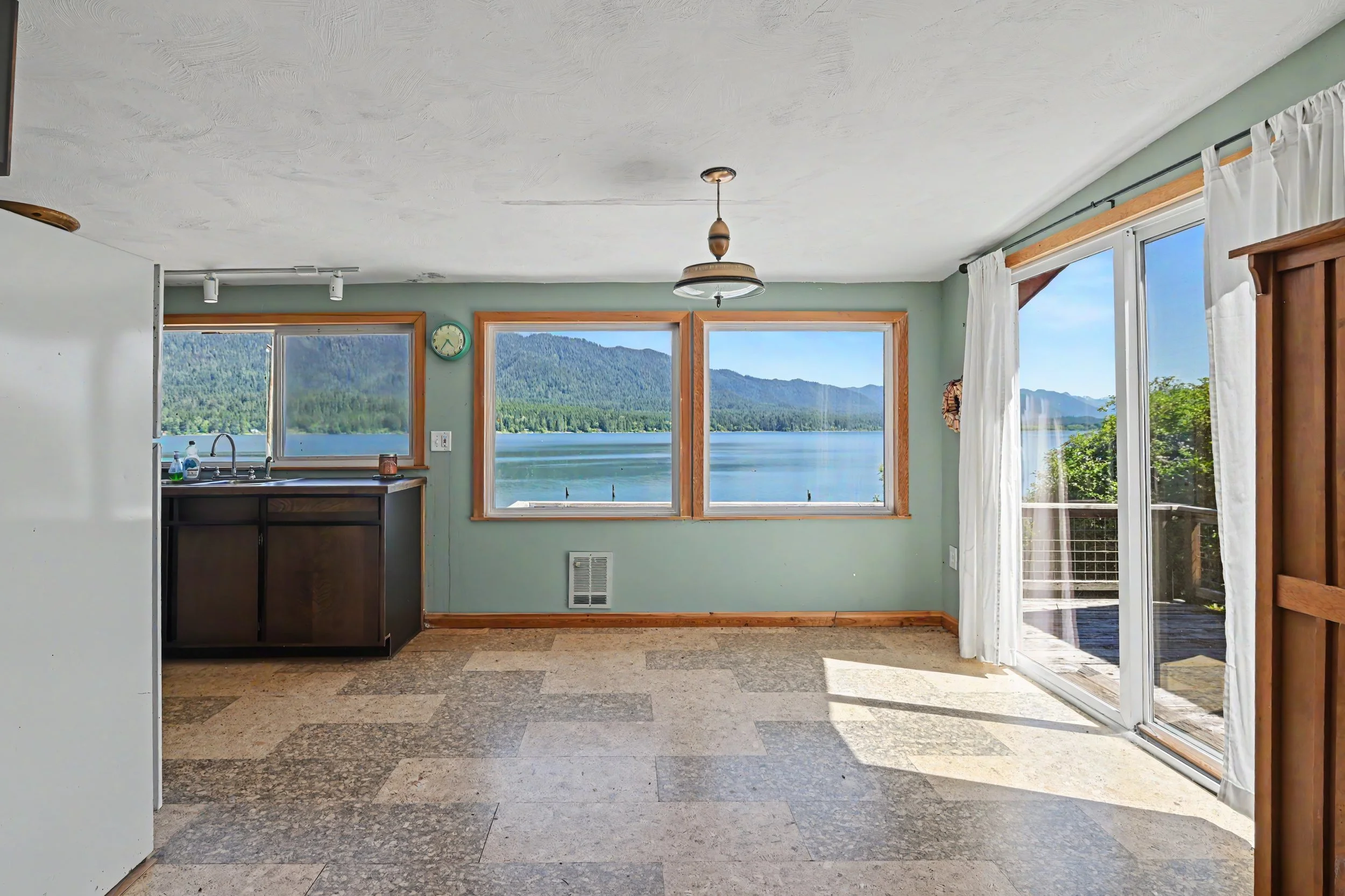 60 62 Lake Dr N-122.jpg