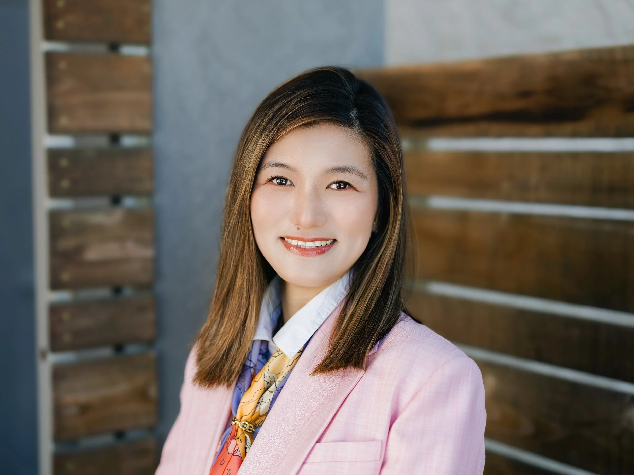 Grace, PHD & LMFT focusing on couples and relationship therapy in English and Mandarin
