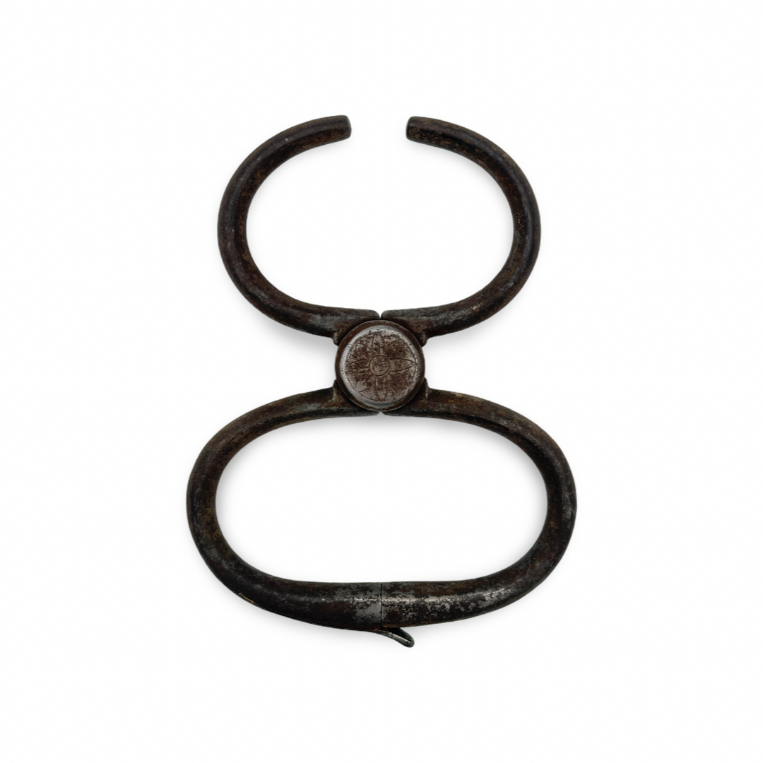 Hiatt Nipper (“Come-Along”). England, early 20th century.