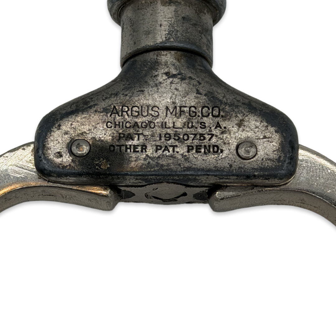 The Iron Claw. Argus Mfg. Co., Chicago, Ill.; second version, ca. 1935–1937