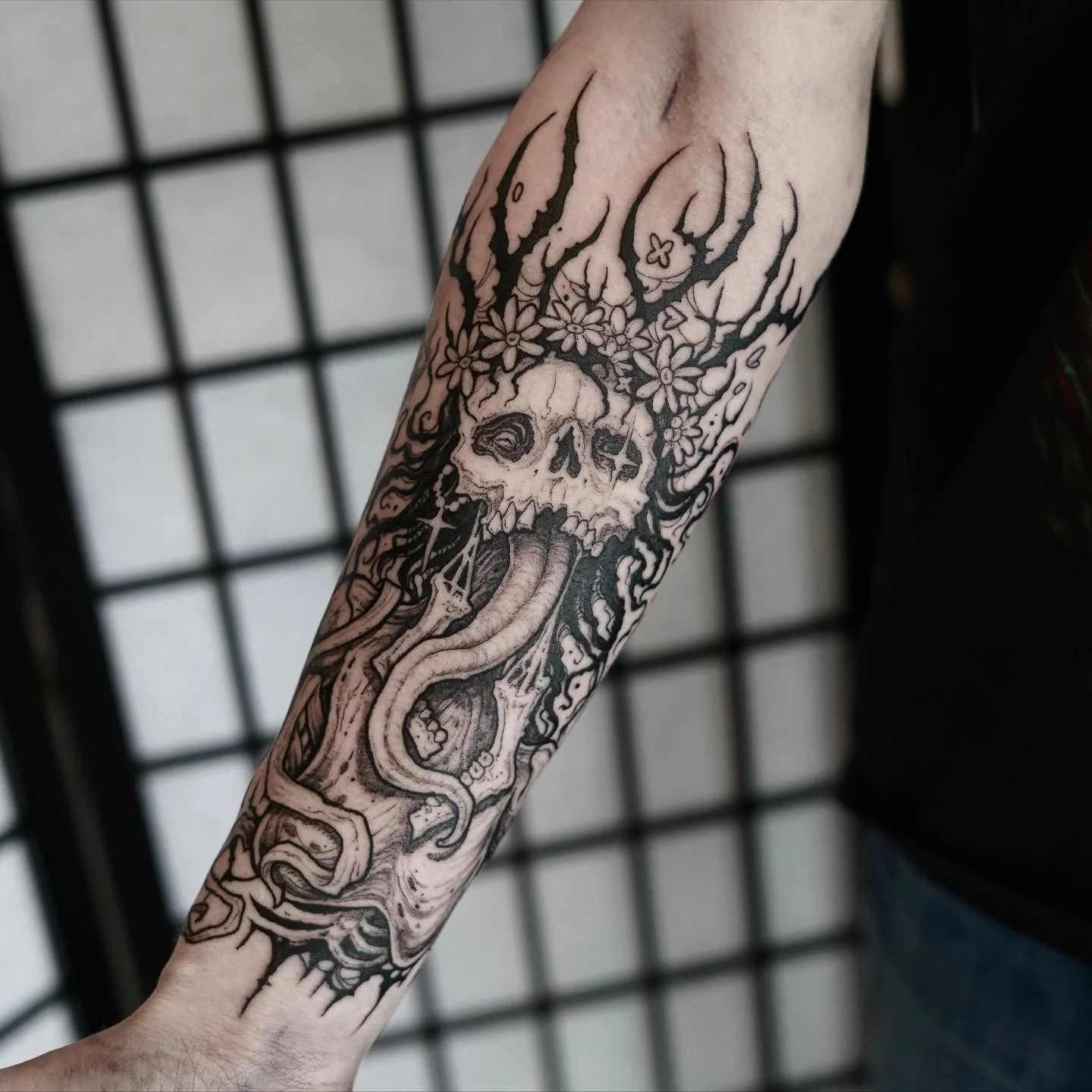 🥀🥀🥀Noon Wraith 🥀🥀🥀 cute monster from The Witcher game ⚔️
🫰🏻thank you so much Alex for the trust 🫰🏻

Would you get a game inspired tattoo? Which game?

Books open @honeyhoney.tattoo