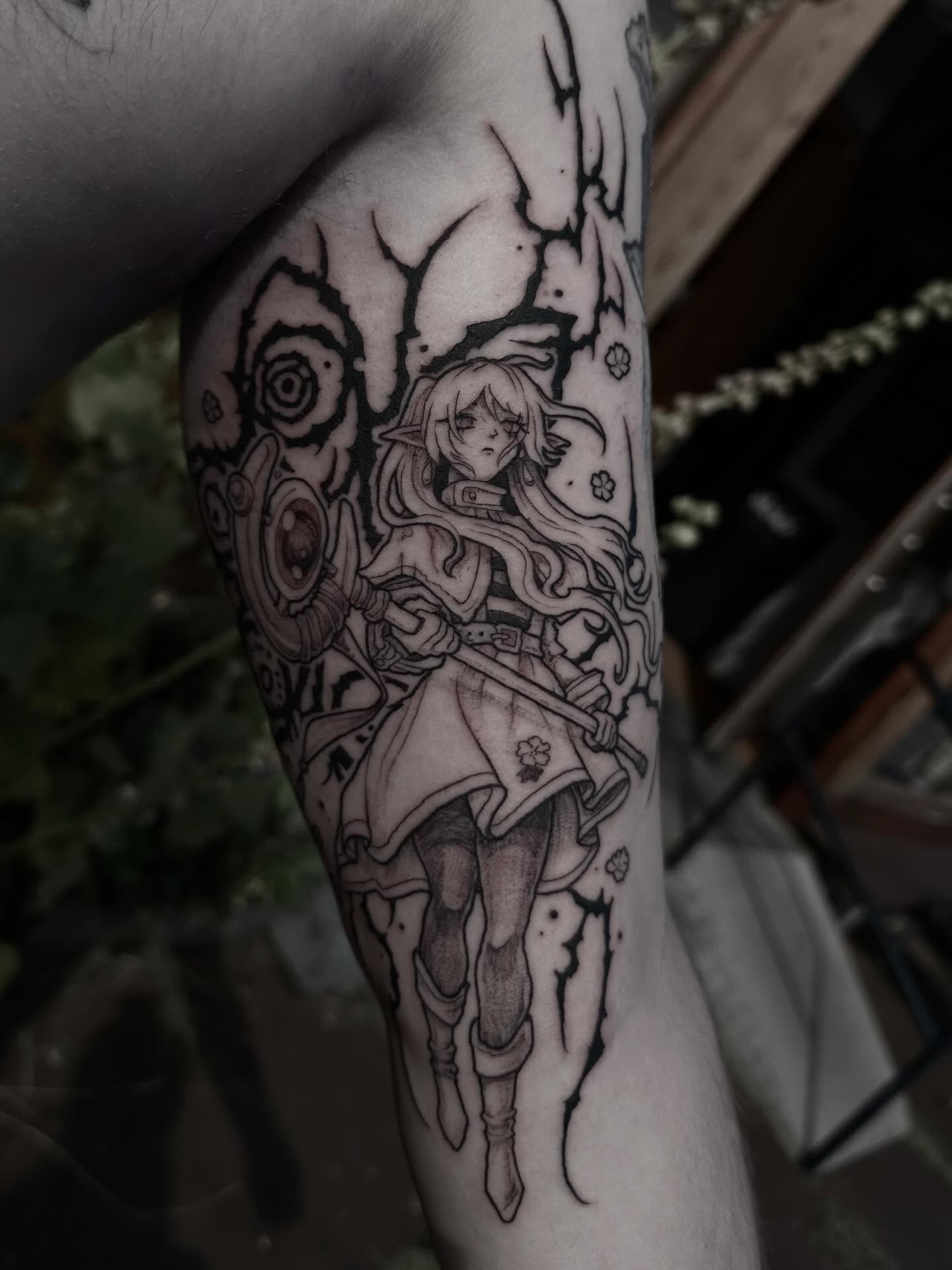 Frieren 🦋🌸🌟 most wholesome ancient mage girl 🫶🏻
Would love to do more manga tattoo, specially Frieren, Berserk, Chainsawman and Jujutsu Kaisen so if you are looking to get something cool like that hit me uuuuup🗡️🎀

Books open @honeyhoney.tatto