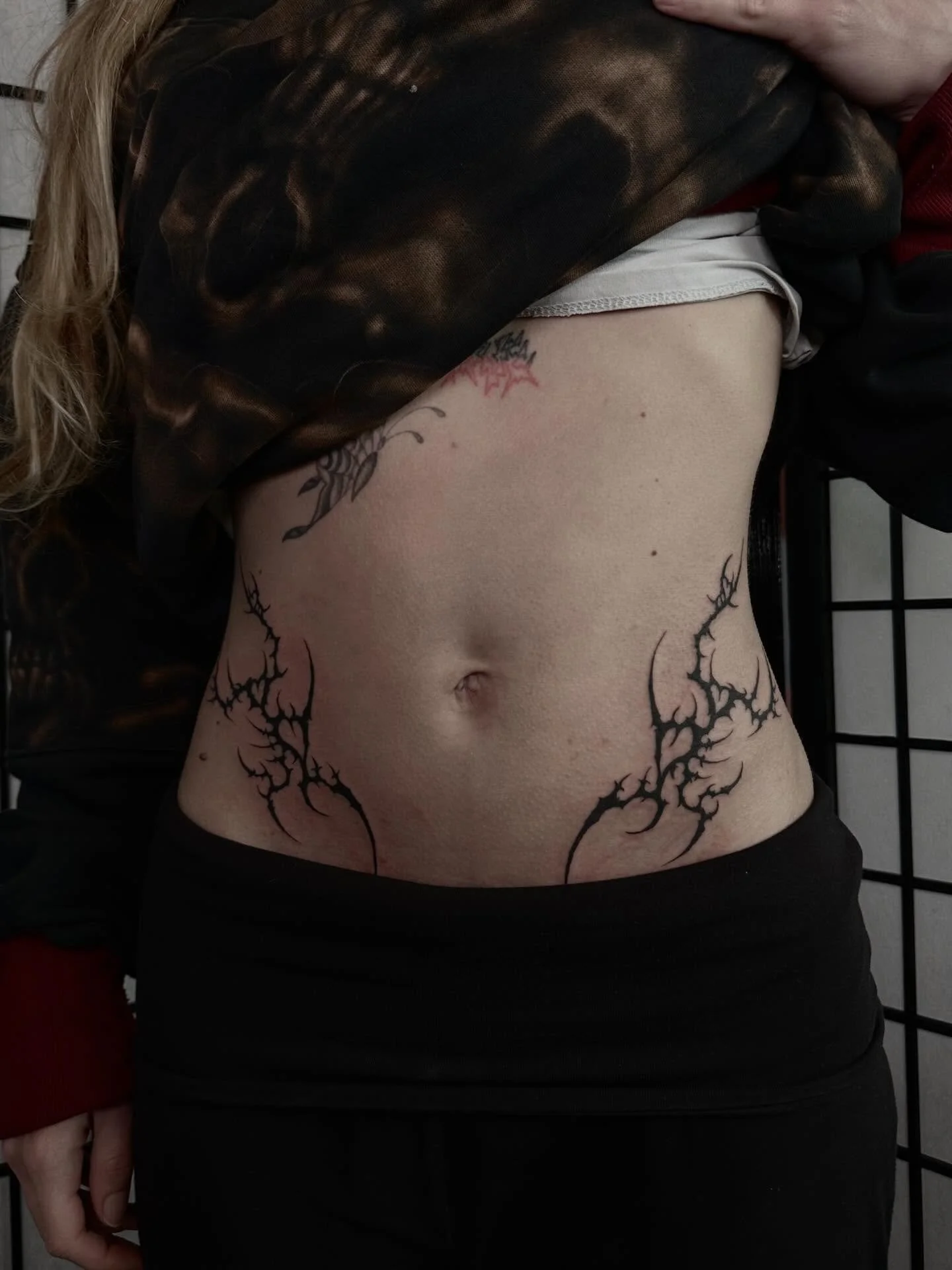 Spiky and romantic hip tribals for miss boss @tattoo.willie 🪄🩷✨ Ty so much girllll