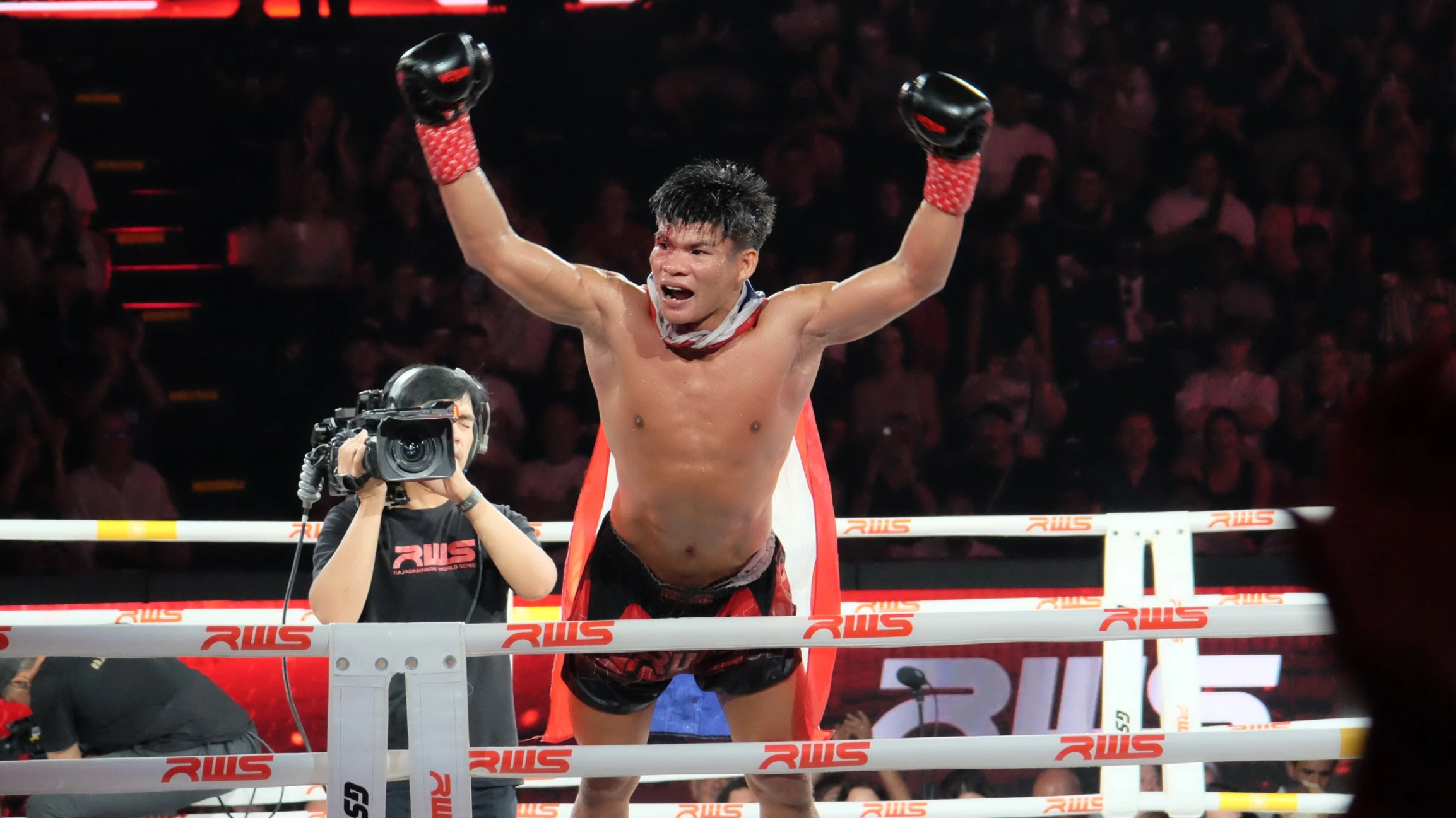 May Thai boxing winner Bangkok