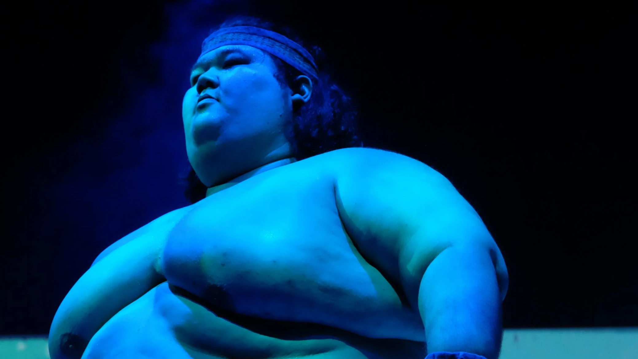 Sumo Entertainment show blue lighting