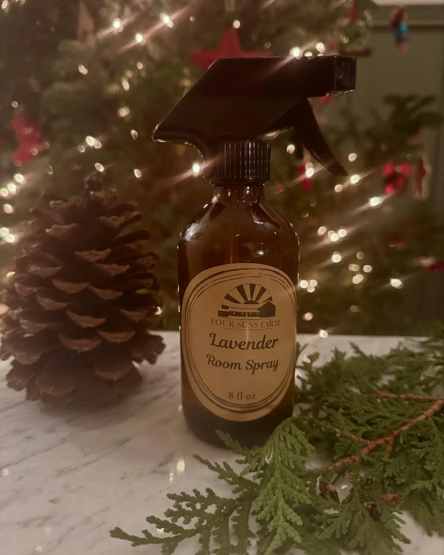 Meet the little bottle that does big things. Our bestselling Lavender Room Spray brings instant calm wherever it lands. Use it as:
🌿 An air freshener
🛏️ A linen + pillow mist
🐾 A gentle refresh for pet bedding
💆 A moment of calm for yourself anyt