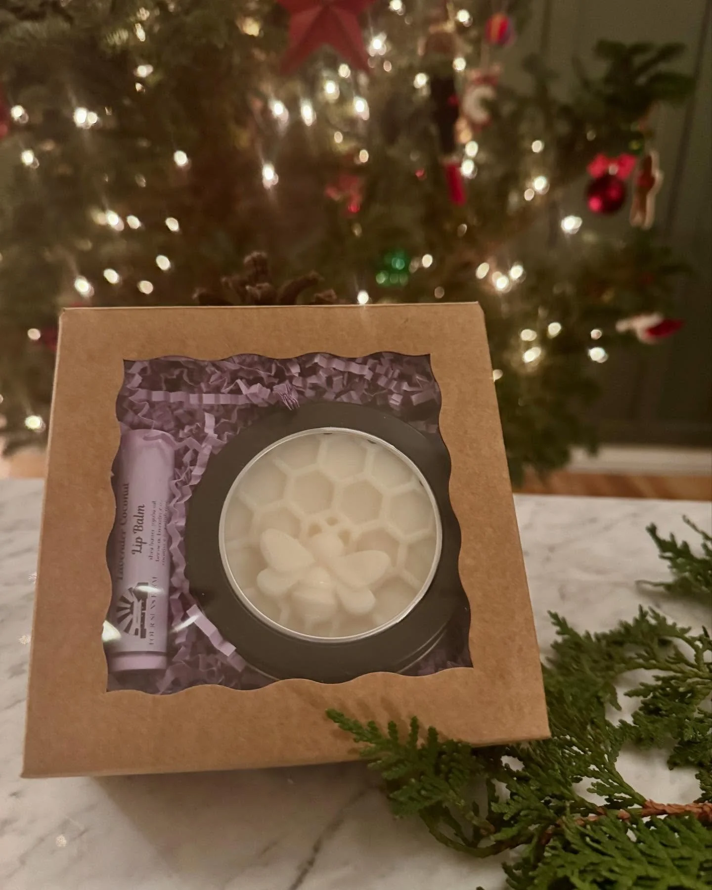 Looking for the perfect holiday gift? 🎁✨

At Four Suns Farm Lavender, you can mix and match any of our products to create a beautiful, custom gift set! We&rsquo;ll package everything festively so your gift is ready to give.

The pictured set showcas