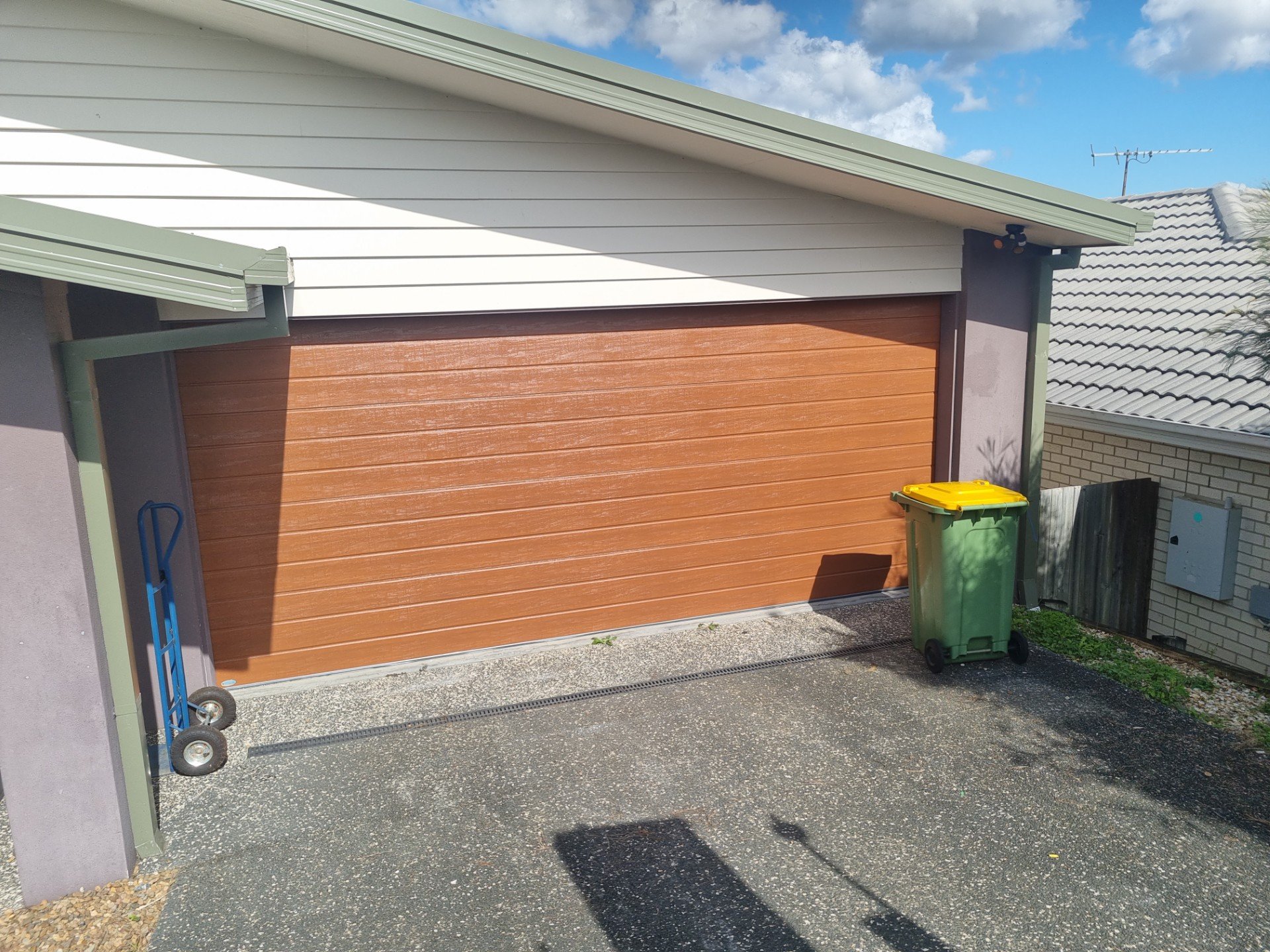 New double garage door.jpg