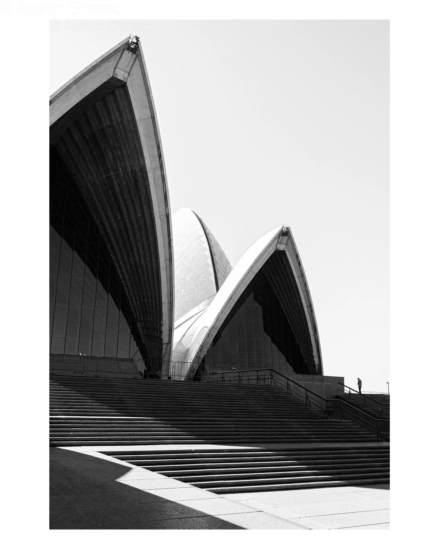 Sydney 24

Canon 35mm f2 (1959)

#sonyalpha 
#canon
#ltm
#35mm
#sydney
#australia
#bnw
#architecture
#lensculture