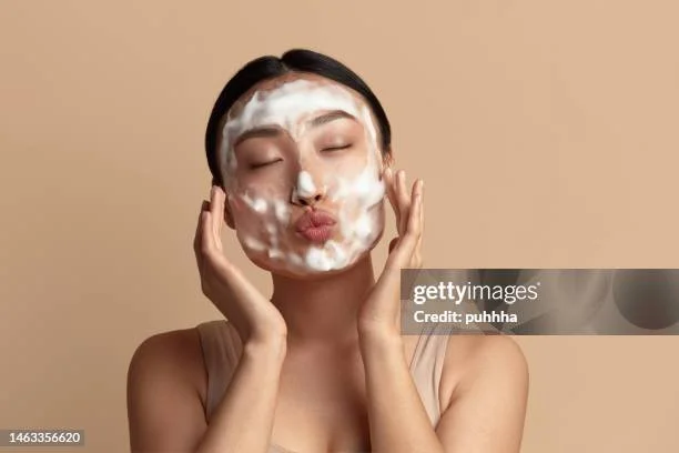 How to Cleanse Your Face
