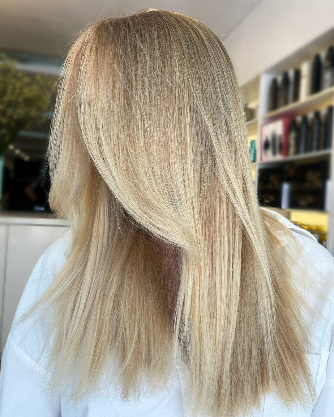 BLONDE AMBITION | Light and bright for @eloise_paloma_salon's guest.