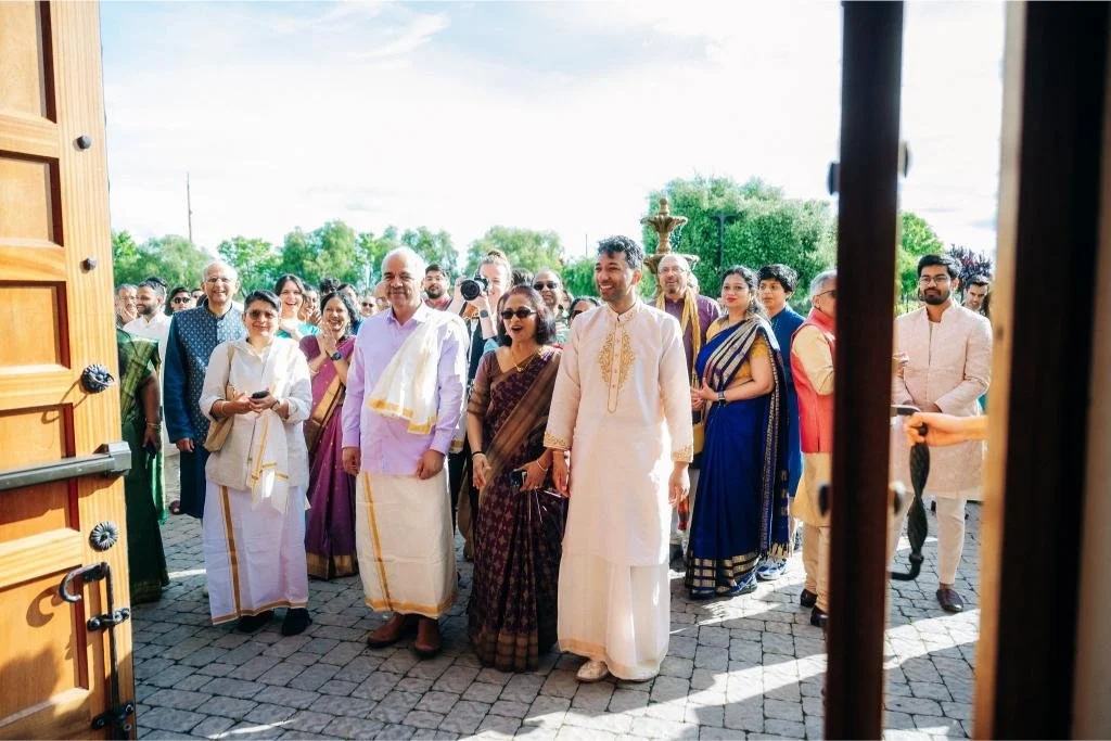 Guests arriving at the venue for Nishi and Rohan’s wedding