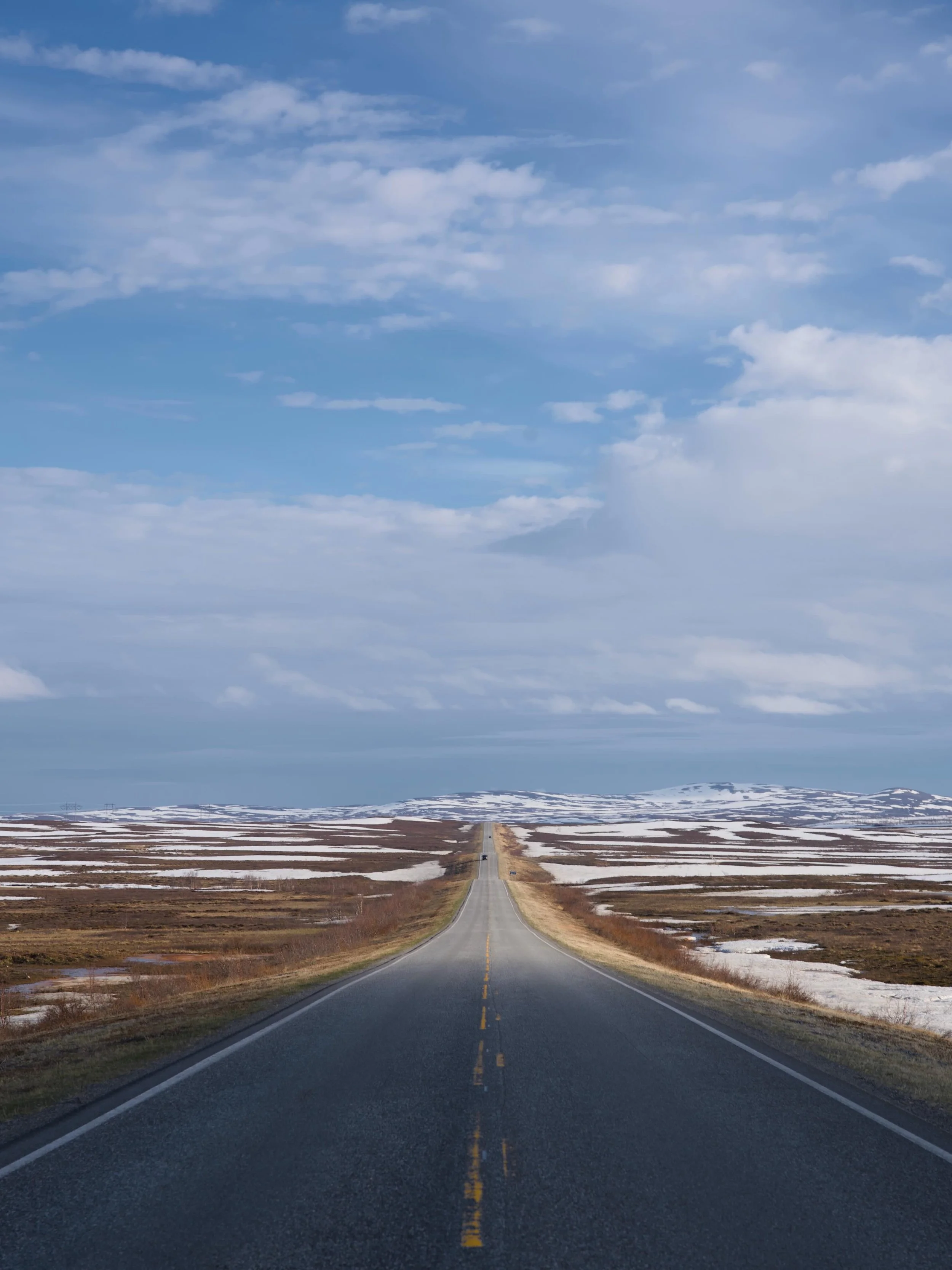 I felt much better on the second full day, covering around 140km across desolate landscapes with vistas stretching for miles. I spent most of the day riding atop small mountains still covered in snow, so I was eager to get down to lower altitudes to 