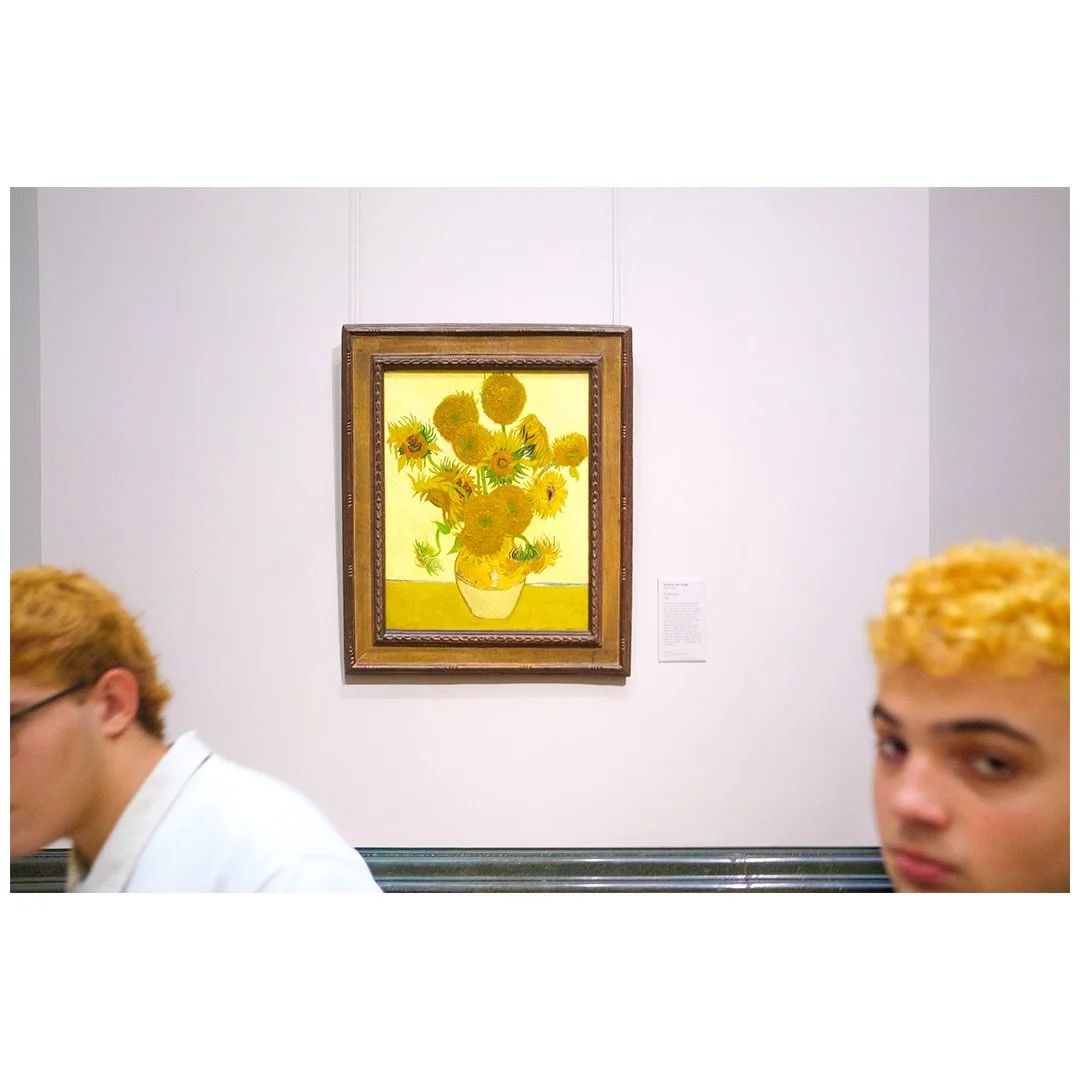 It&rsquo;s a waiting game. Let&rsquo;s go through them. 
I&rsquo;ve always wanted a photograph that I like with the National Gallery&rsquo;s most famous painting. 6 years of almost nothing until a group of Italian teenagers walked in a few weeks ago 