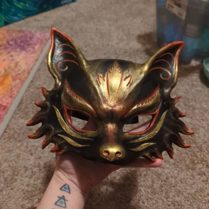 My mask is ready for the Nevermore Masquerade 😍 If you haven't already, you should get yourself (and your partner in crime) a ticket this Valentine's Day 💌 

Visit the Mattatuck Museum to RSVP

🎫 Tickets are only $55 (limited amount)

Hosted by @g