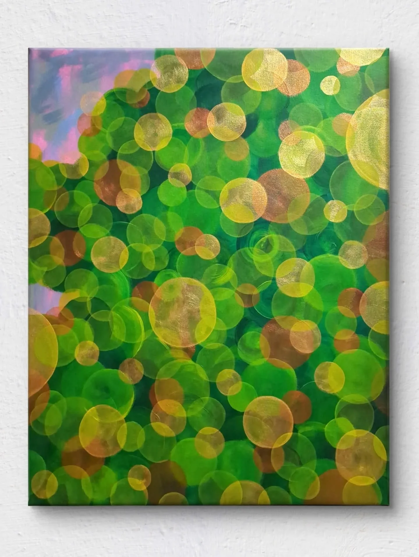 Do you play? Do you create just because it feels good? To have fun?

🟢 That's what I allowed myself with this piece...
Hundreds of hand painted circles...each one carefully placed on the canvas. Hours of smiling and giggling as the painting came ali