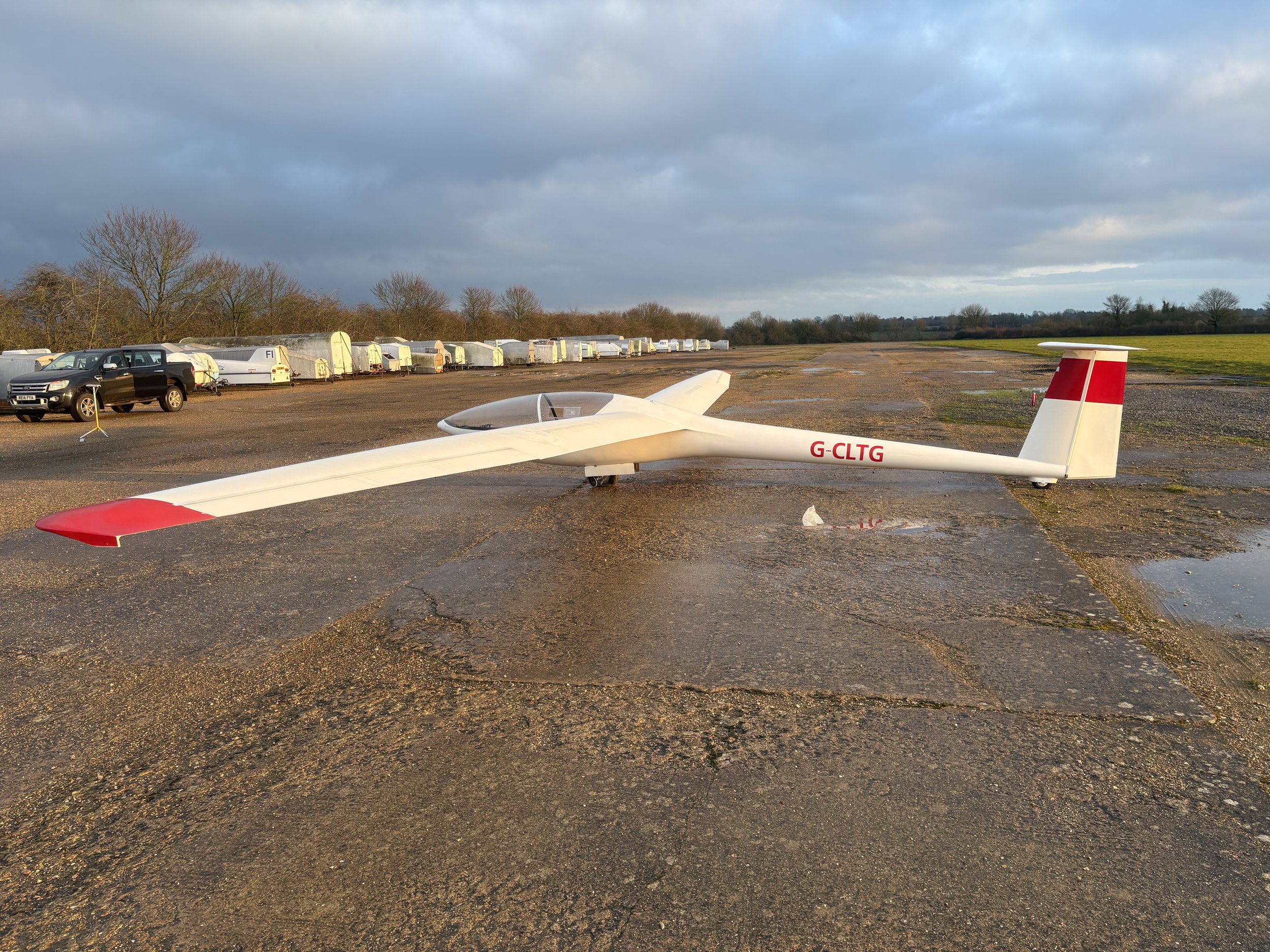 G-CLTG Left Wing