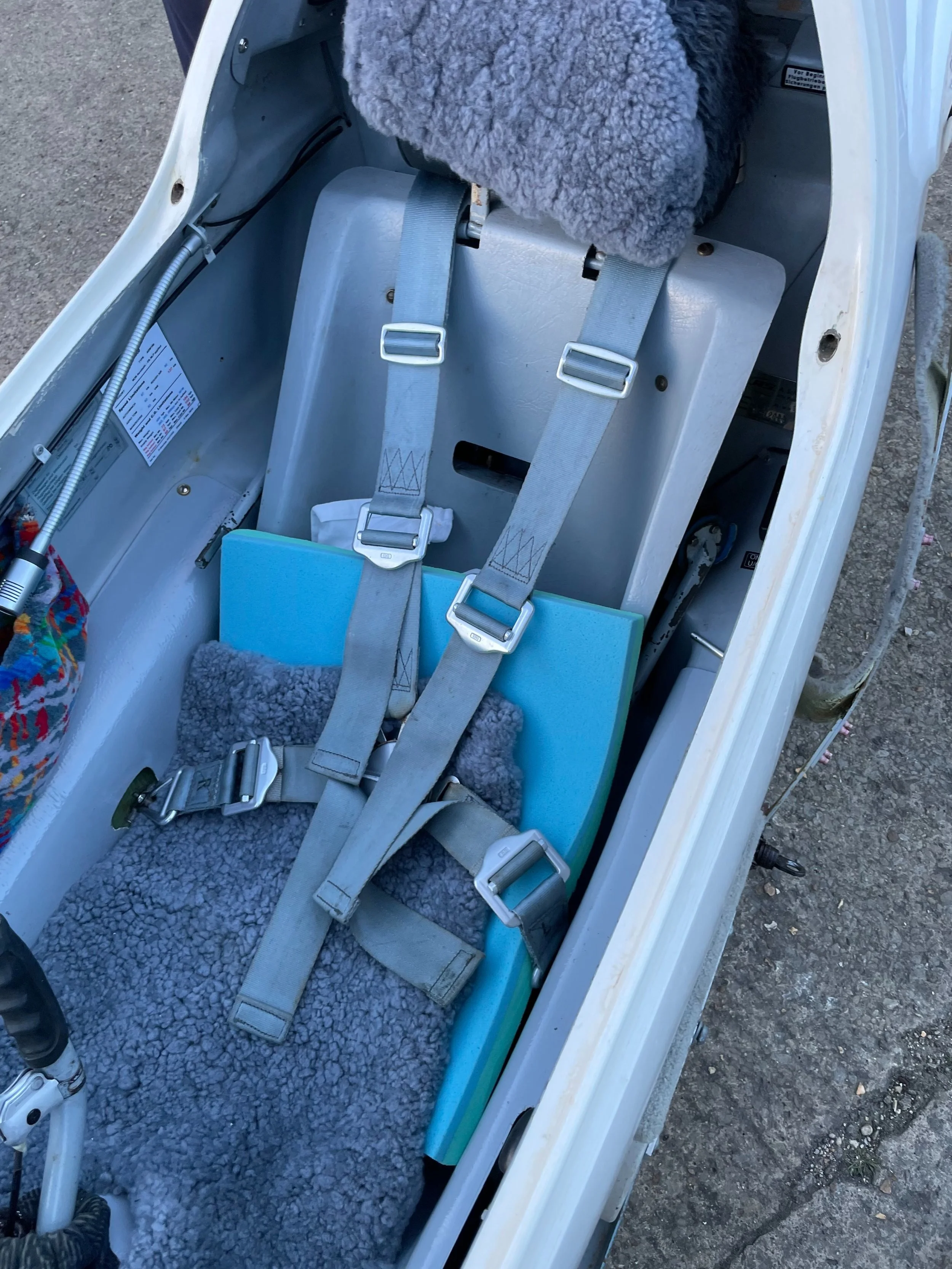 ASW19 G-CJRV Seat.jpg