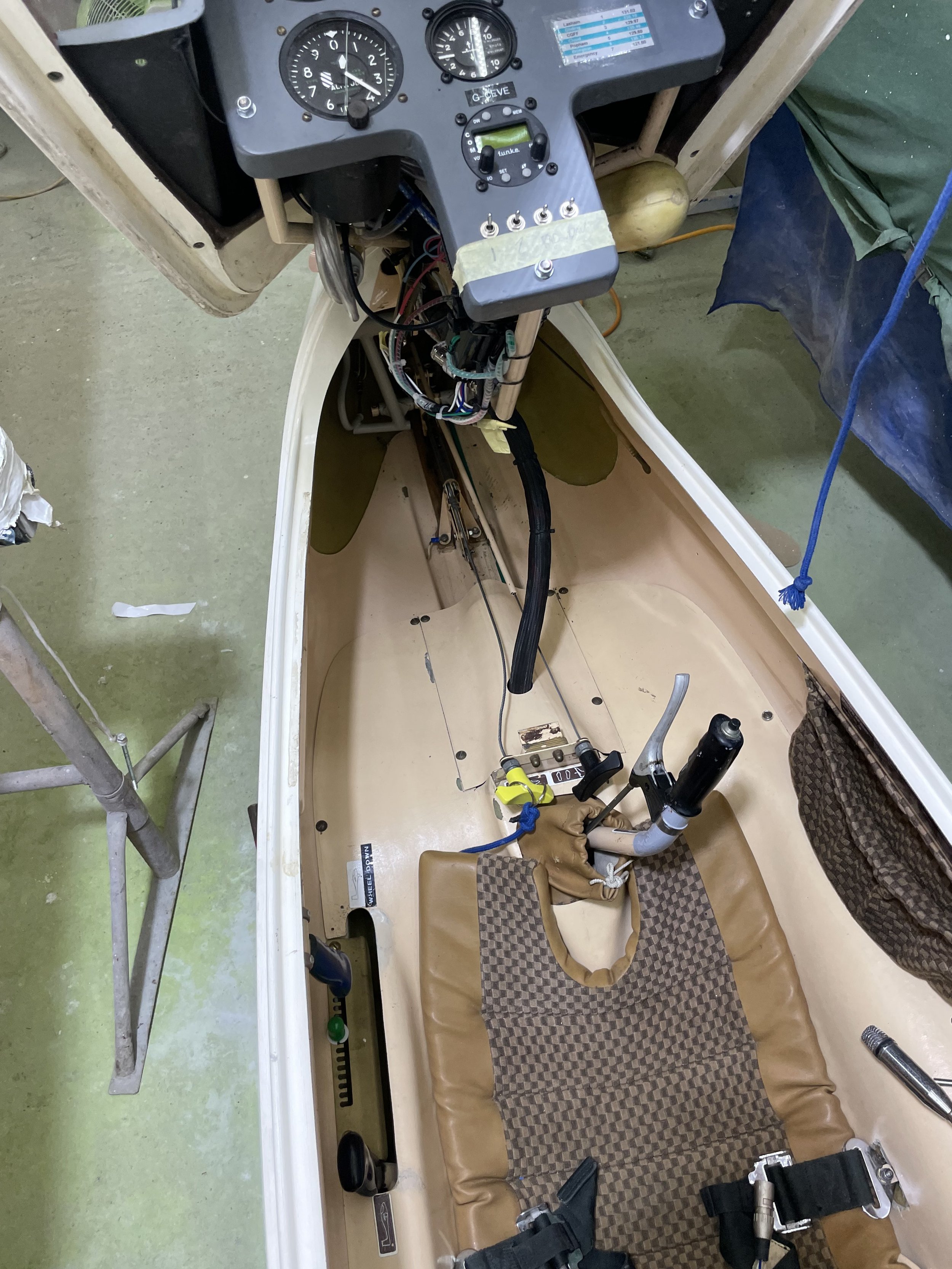 Pegase G-CEVE Cockpit.jpg