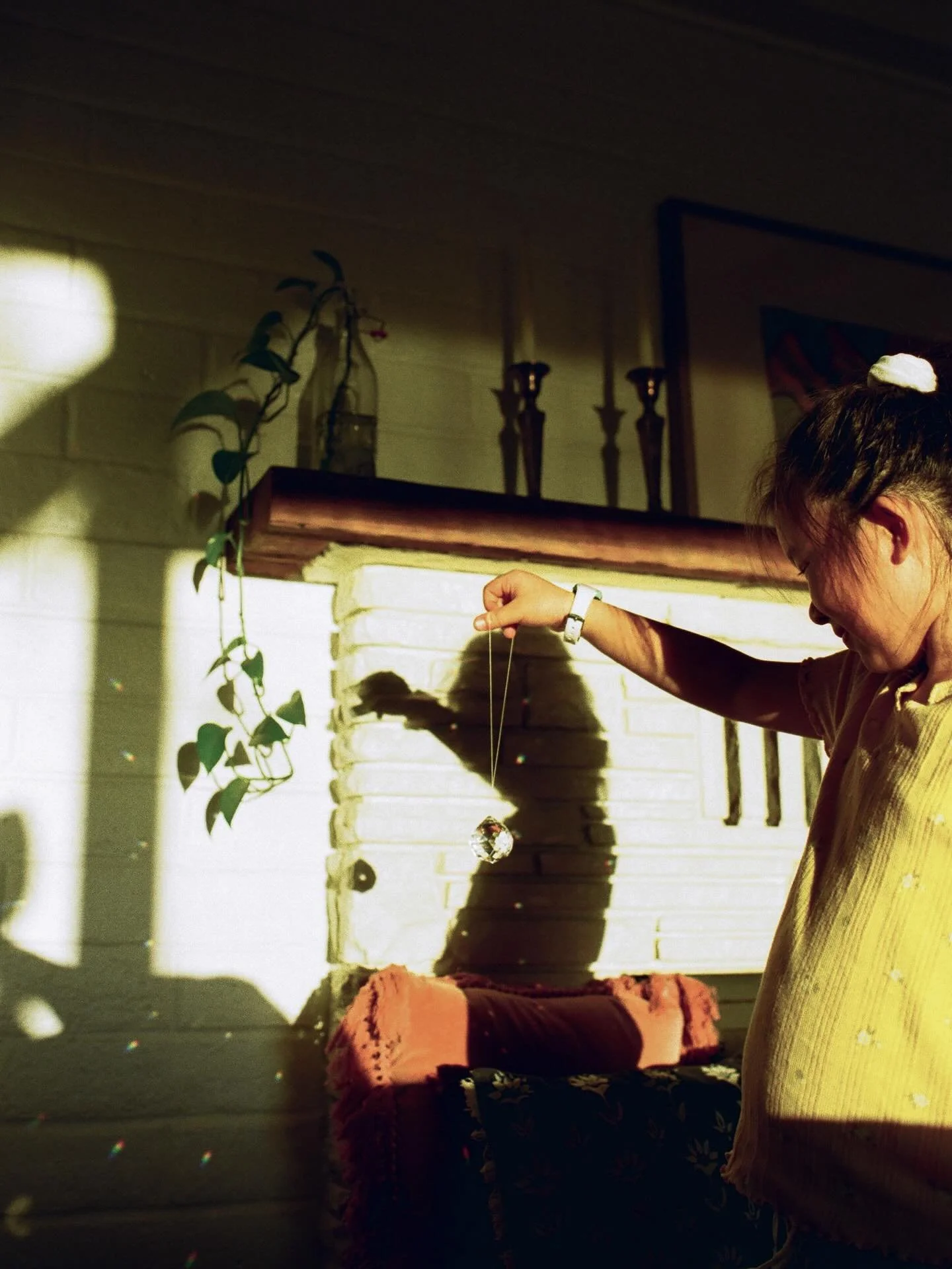 Go where the light is, always. ✨
Ordinary in-home sessions never go out of style. Want to make golden hour magic with me? Slide into my DMs and let’s find a date!
#homeiswheretheheartis #analogforever #filmisnotdead #sacramentophotographer #n