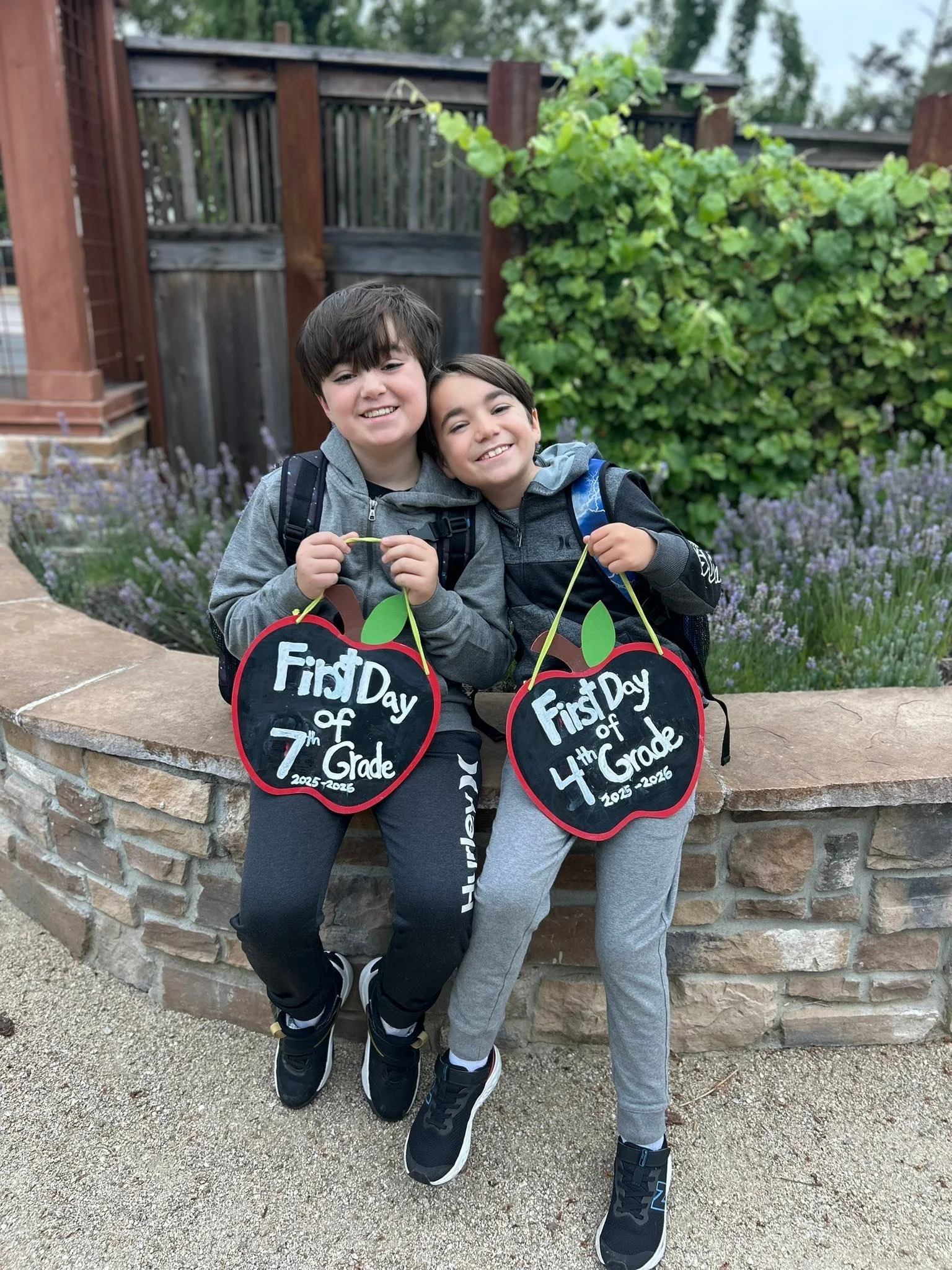 And they are off, two schools! Junior high for Hudson💕