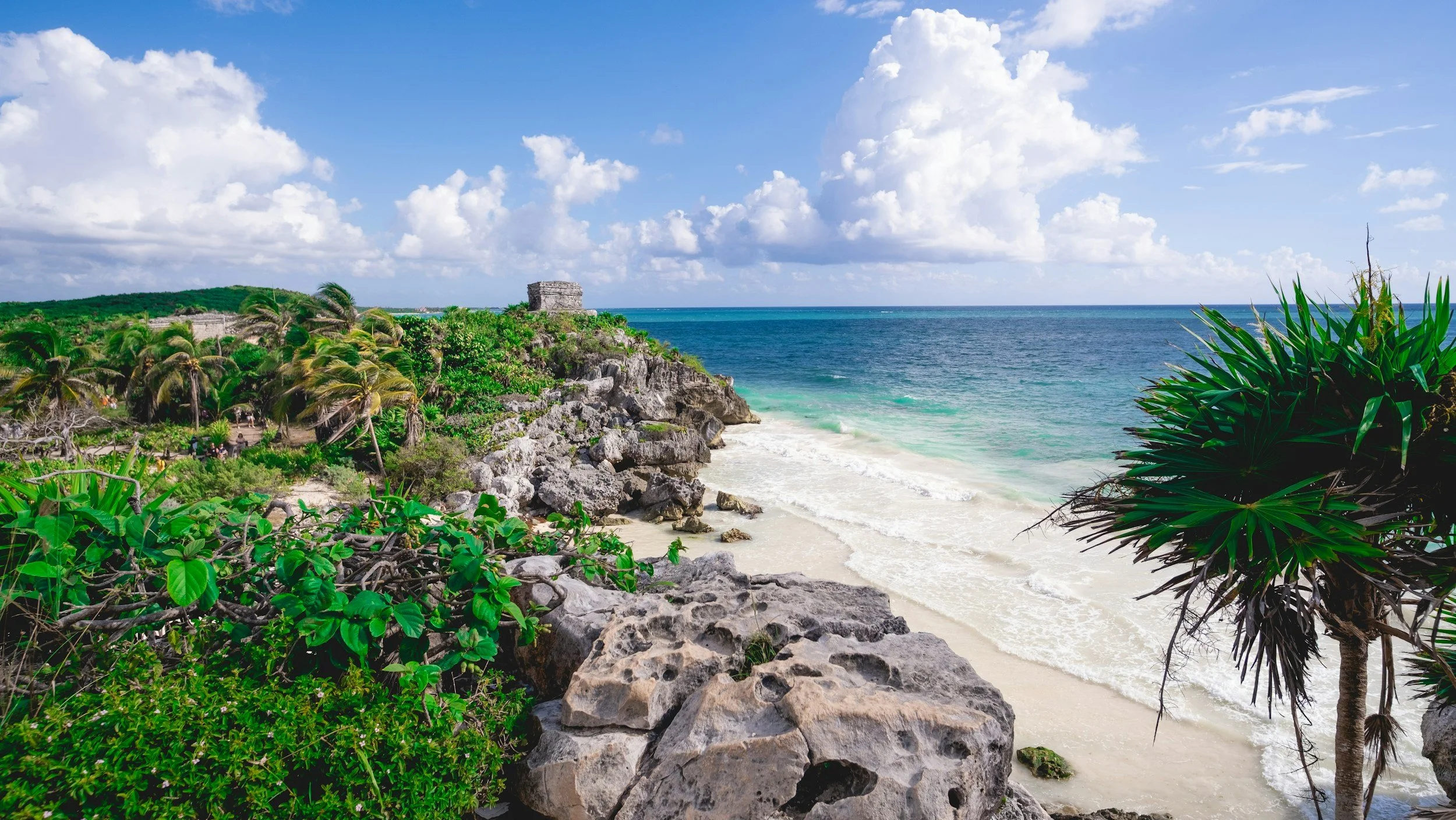 Thinking About a Destination Wedding in Mexico? Consider These Pros &amp; Cons First