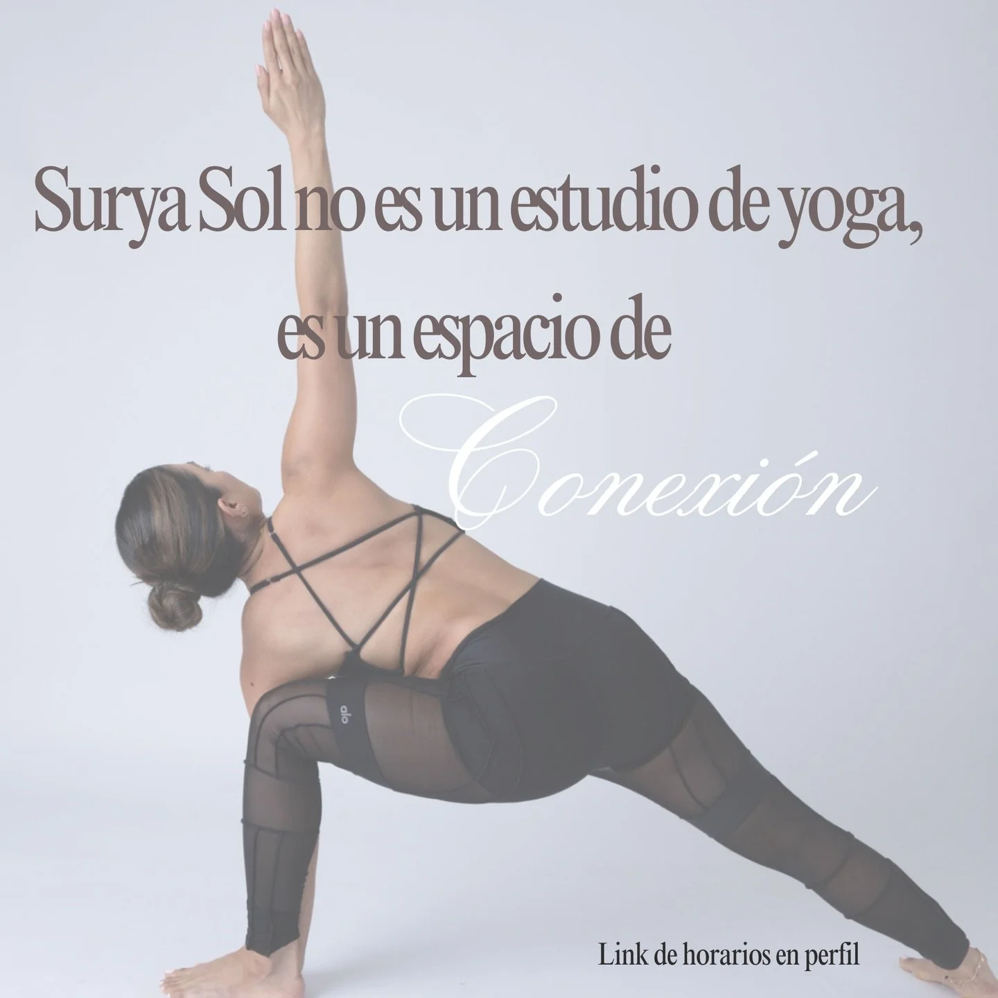 Surya Sol no naci&oacute; para ser &ldquo;otro estudio m&aacute;s&rdquo;.
Naci&oacute; para crear un espacio donde el yoga regrese a su ra&iacute;z&hellip;
y donde las mujeres se sientan sostenidas.

Nuestros pilares:
&bull; Yoga con tradici&oacute;n