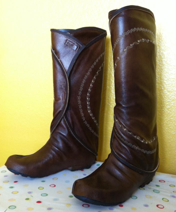 I made covers for my son's rain boots to make them look like leather for the Legolas costume