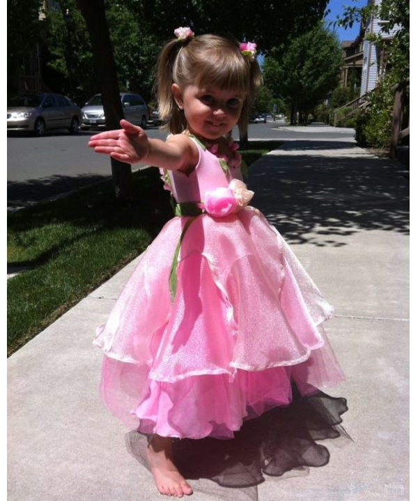 I completed the look with a green belt & more chiffon roses, as well as chiffon rose hair accessories