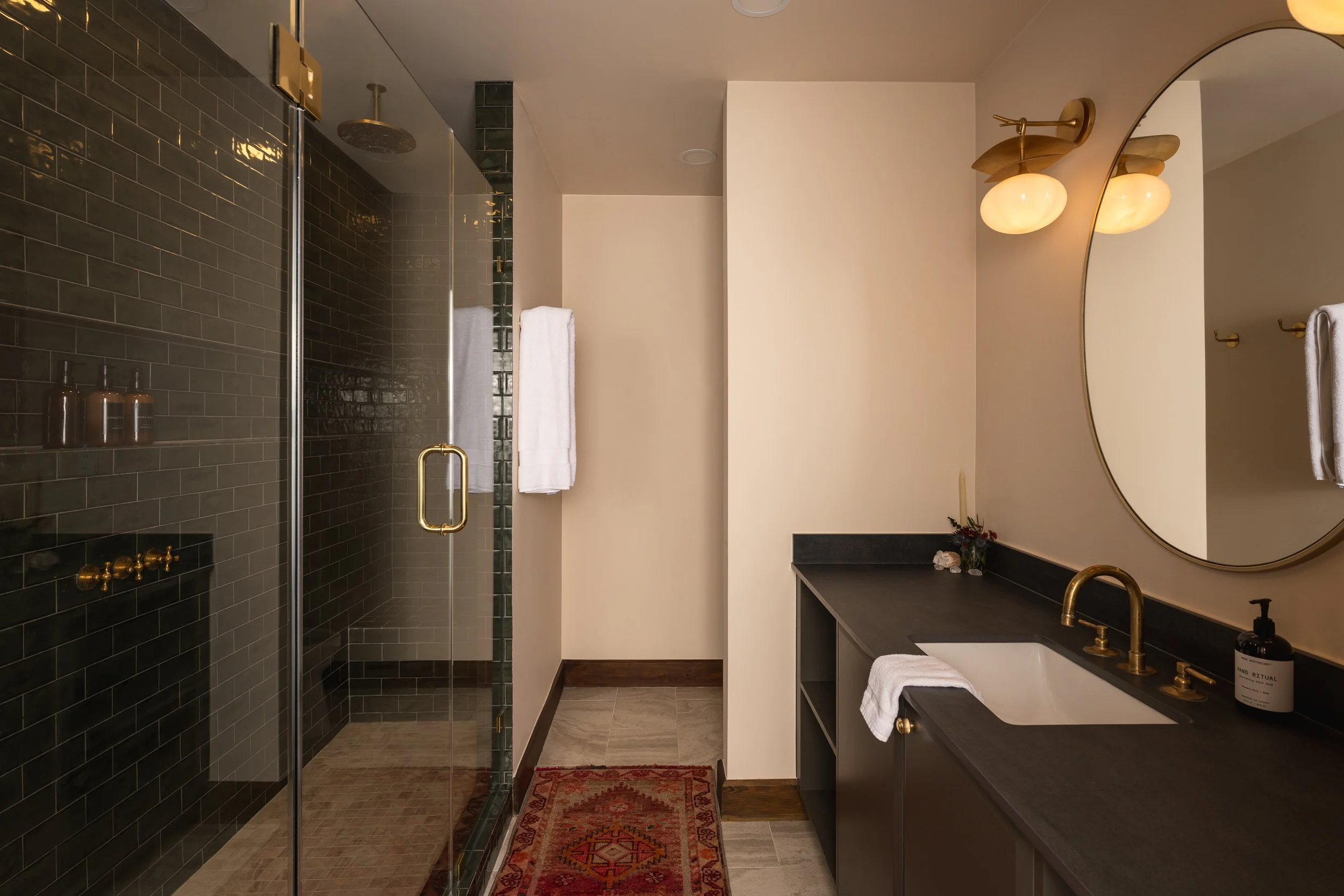 Havan+Bed+8+Bath-084-Edit-+Kieran+Reeves+Photography+[Web-Res].jpg
