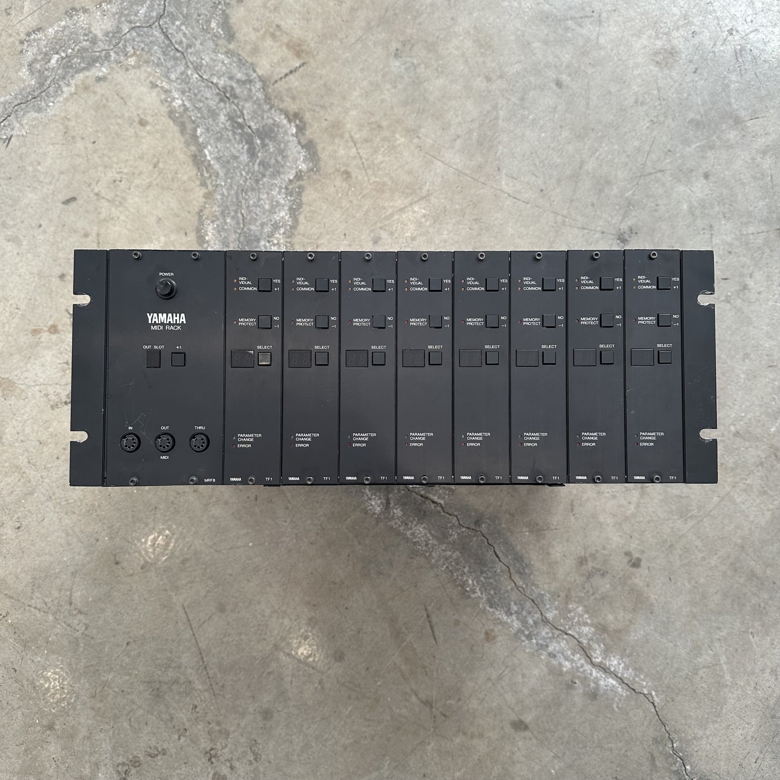 Yamaha TX816 (Vintage)