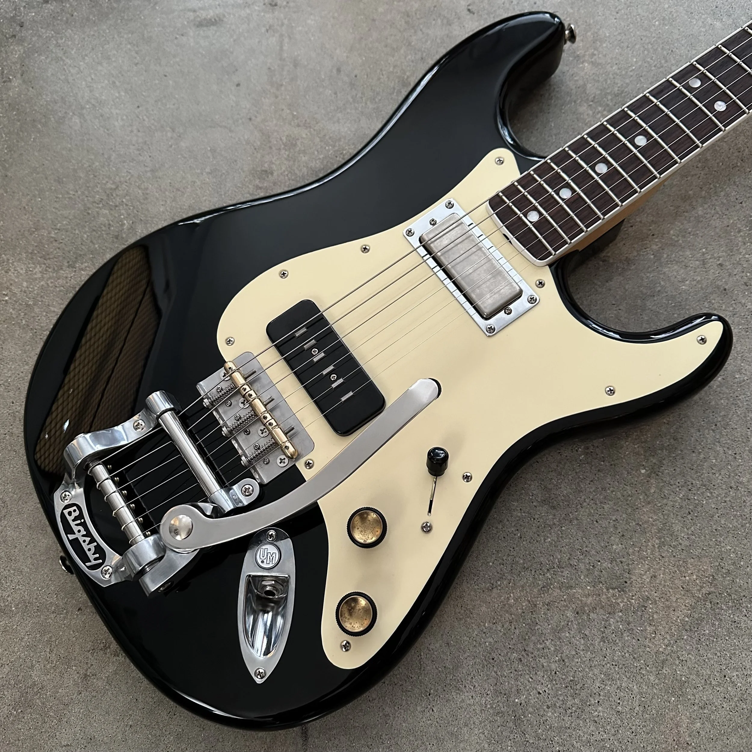 UM Jazzy-Strat (New)