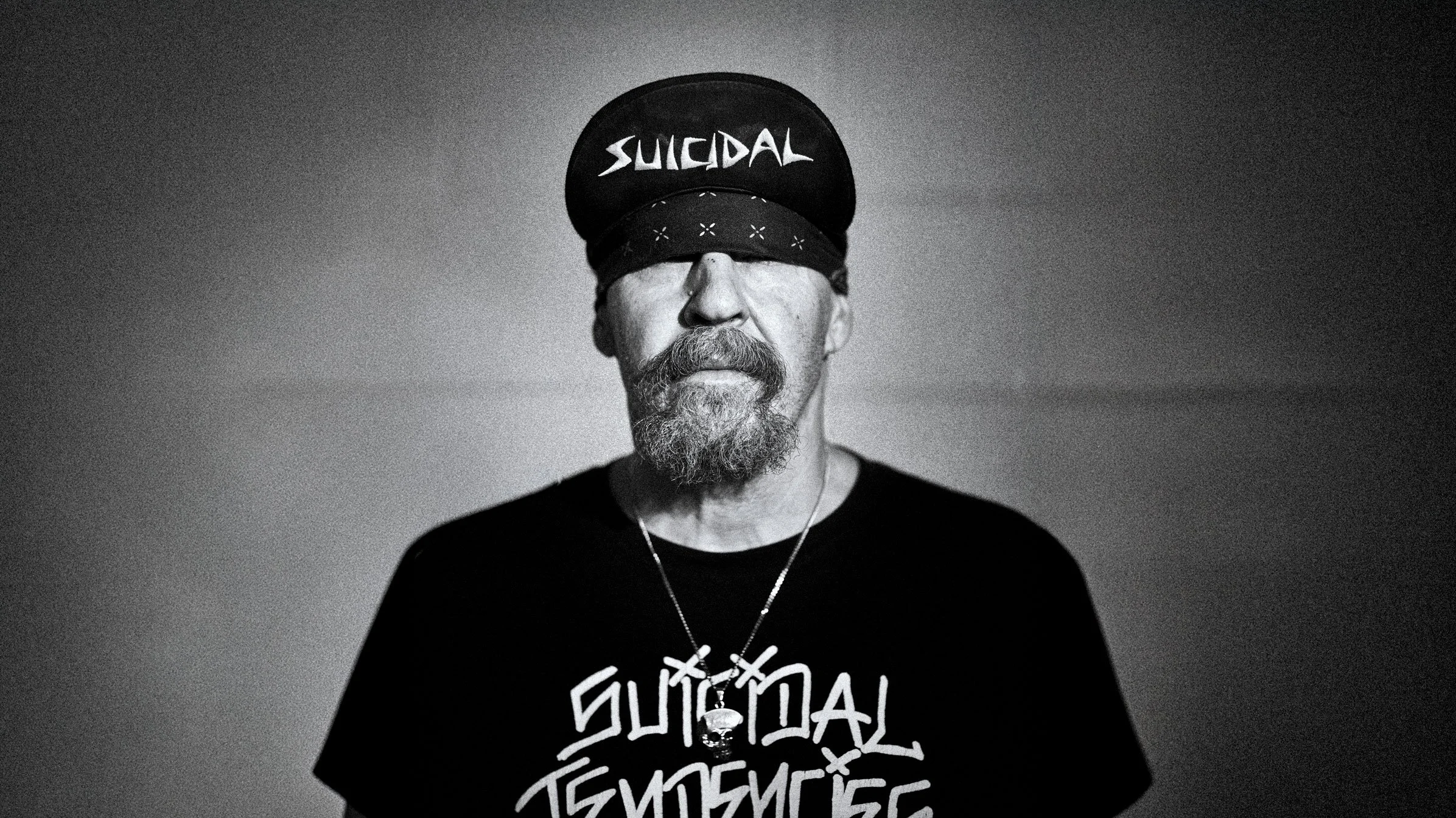 Suicidal Tendencies singer Mike Muir portrait from Metallica tour – music and concert photography by Sam Grant Productions