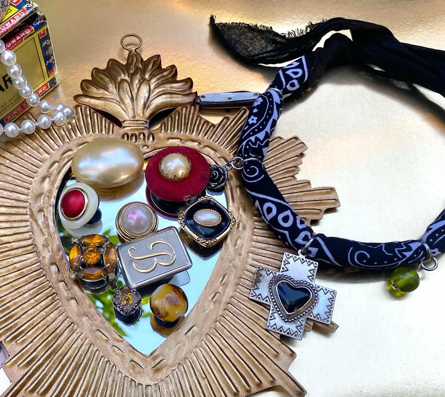 and then it was November, y&rsquo;all! and i am here for your stocking stuffing and/or any and all other holiday season gifting needs 🫶