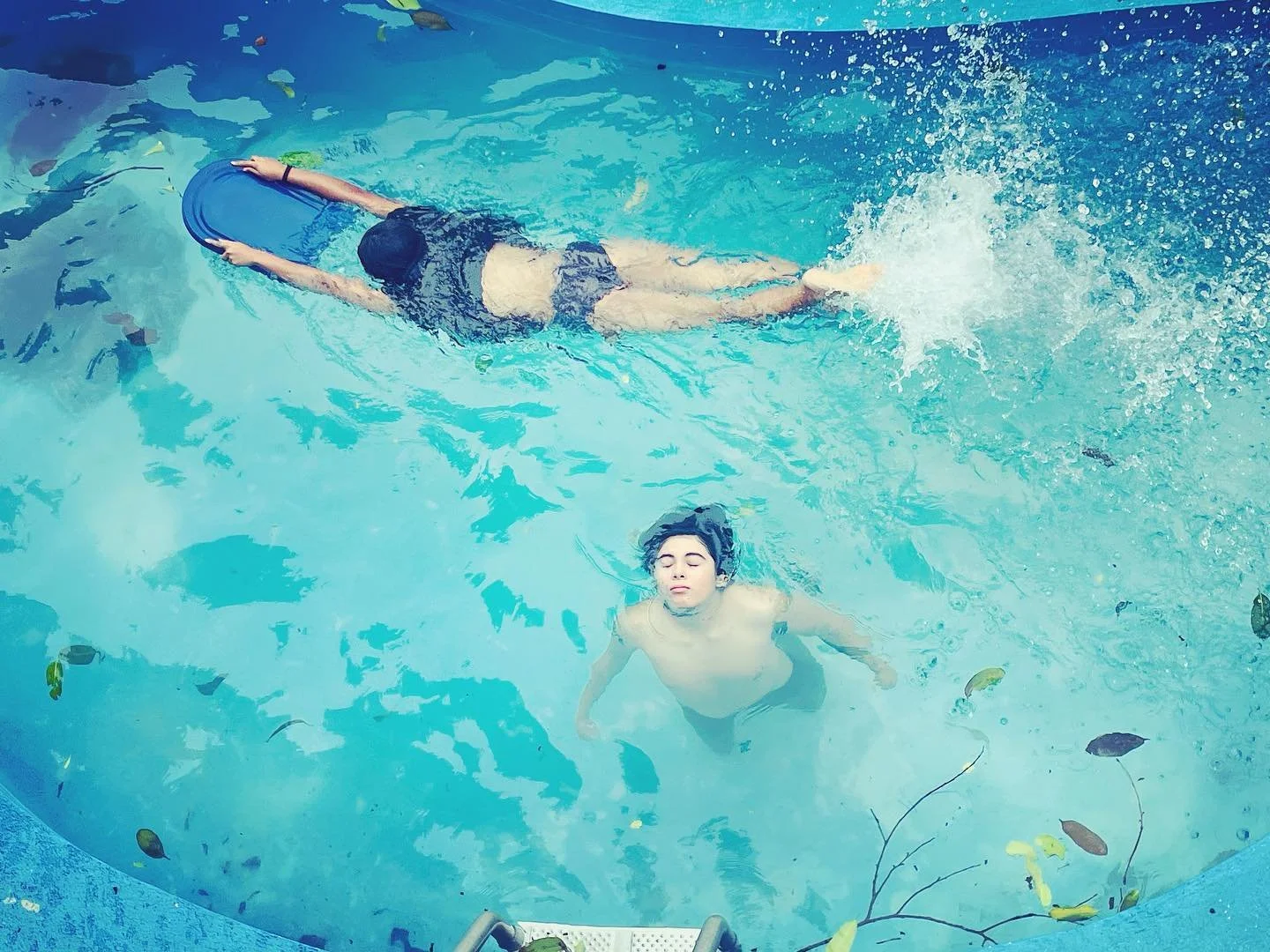 A quick dip while waiting for Hurricane Beryl! We&rsquo;re ready and hoping all our Merida friends stay safe! 💕🌬️

#hurricaneberyl #merida #lifewithteens #hurricaneprep