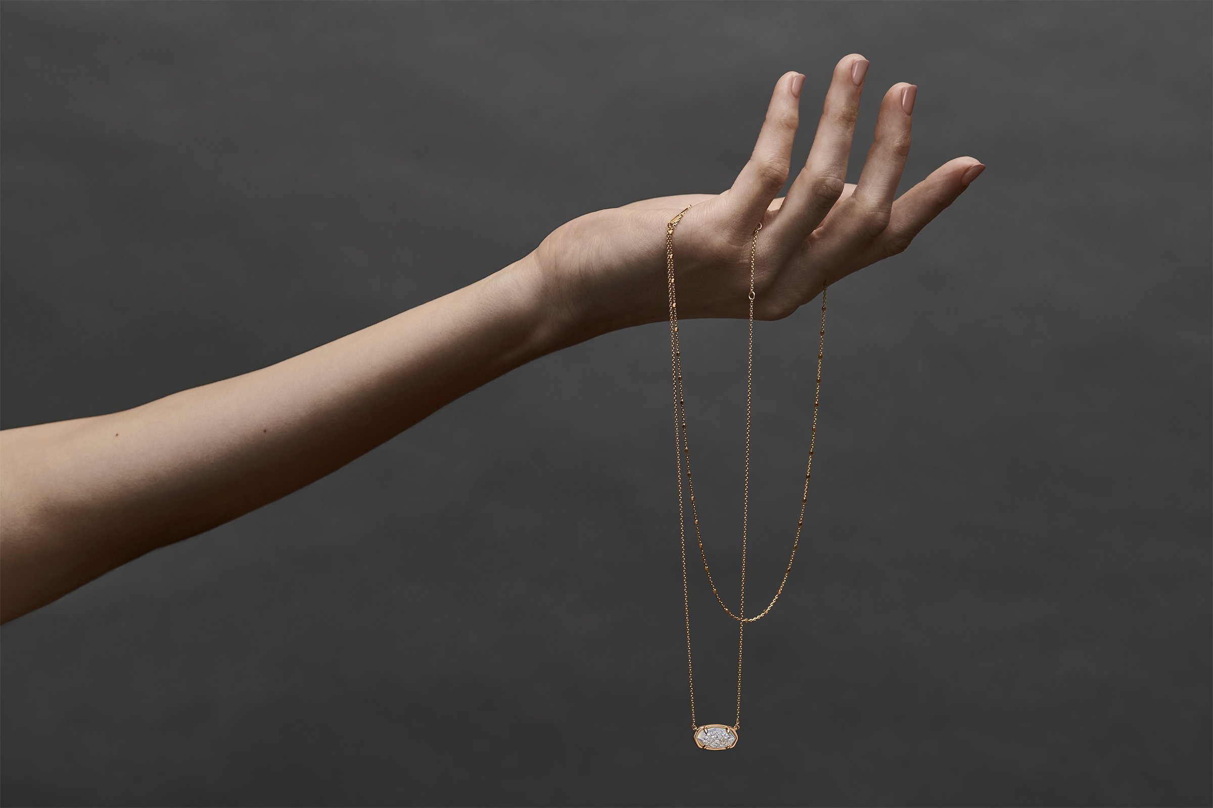 kendra-scott-demi-and-diamonds-sale-iridescent-drusy-elisa-pendant-satellite-chain-gold.jpg