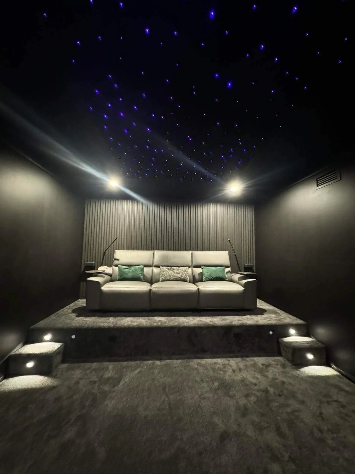amazing-home-theatre-installation-lighting-specled-star-lighting-low-lights-relaxing-space-modern