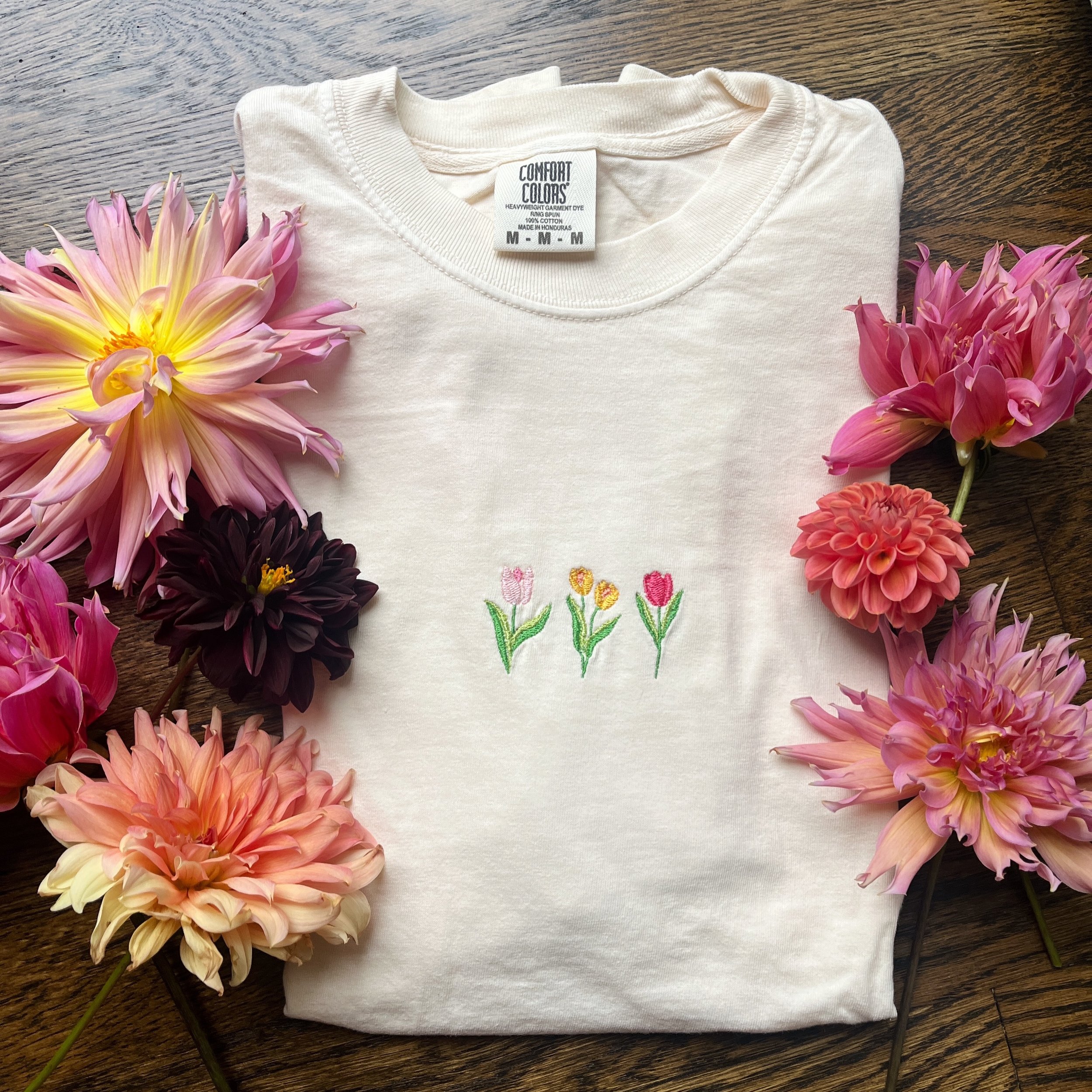 An excuse to post my favorite shirt because my dahlias are BLOOMIN and I want to show them off!!

but now I&rsquo;m thinking I should make a fall flower dahlia version&hellip; 🌸