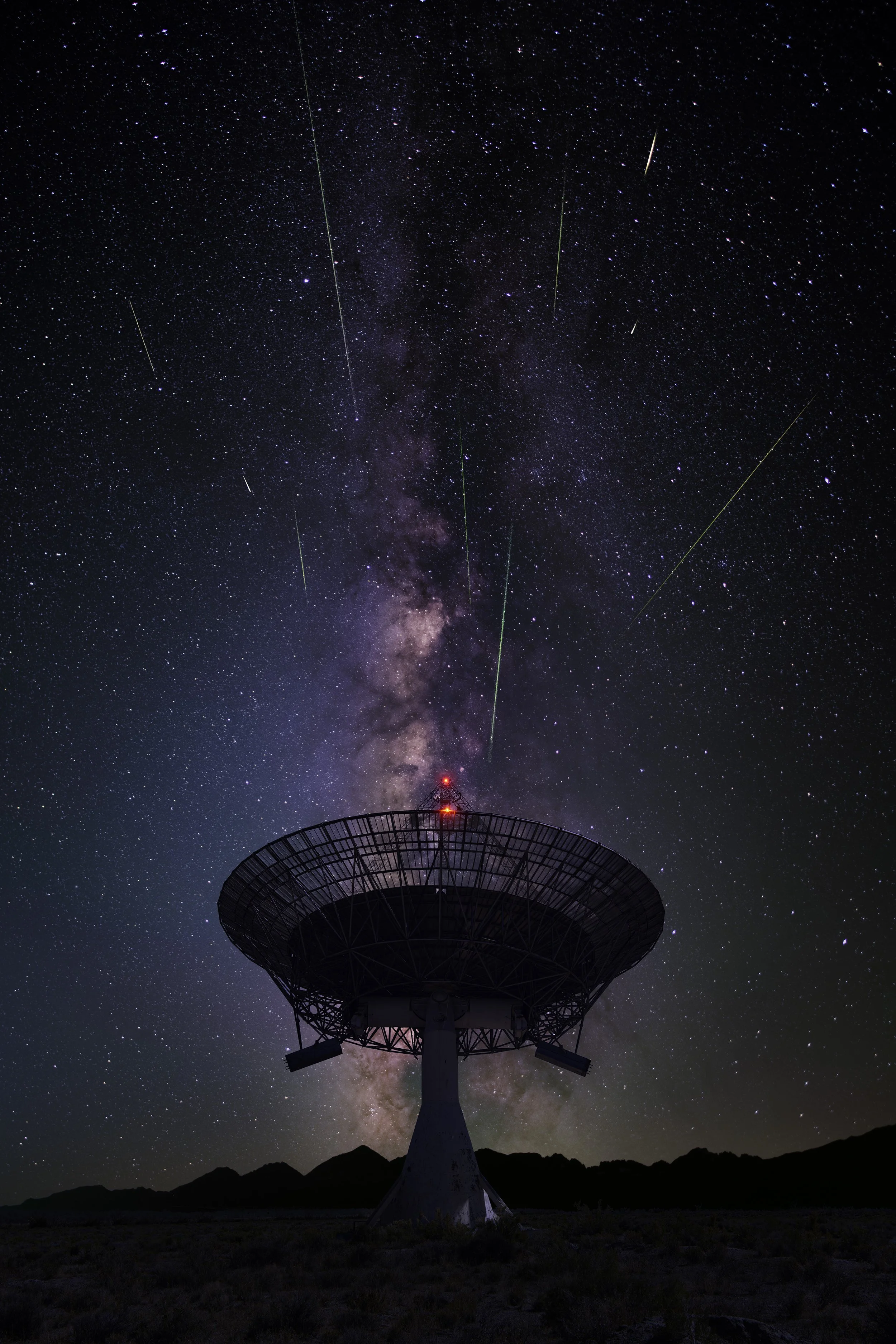 Perseid meteors over Owens Valley Observatory sml.jpg
