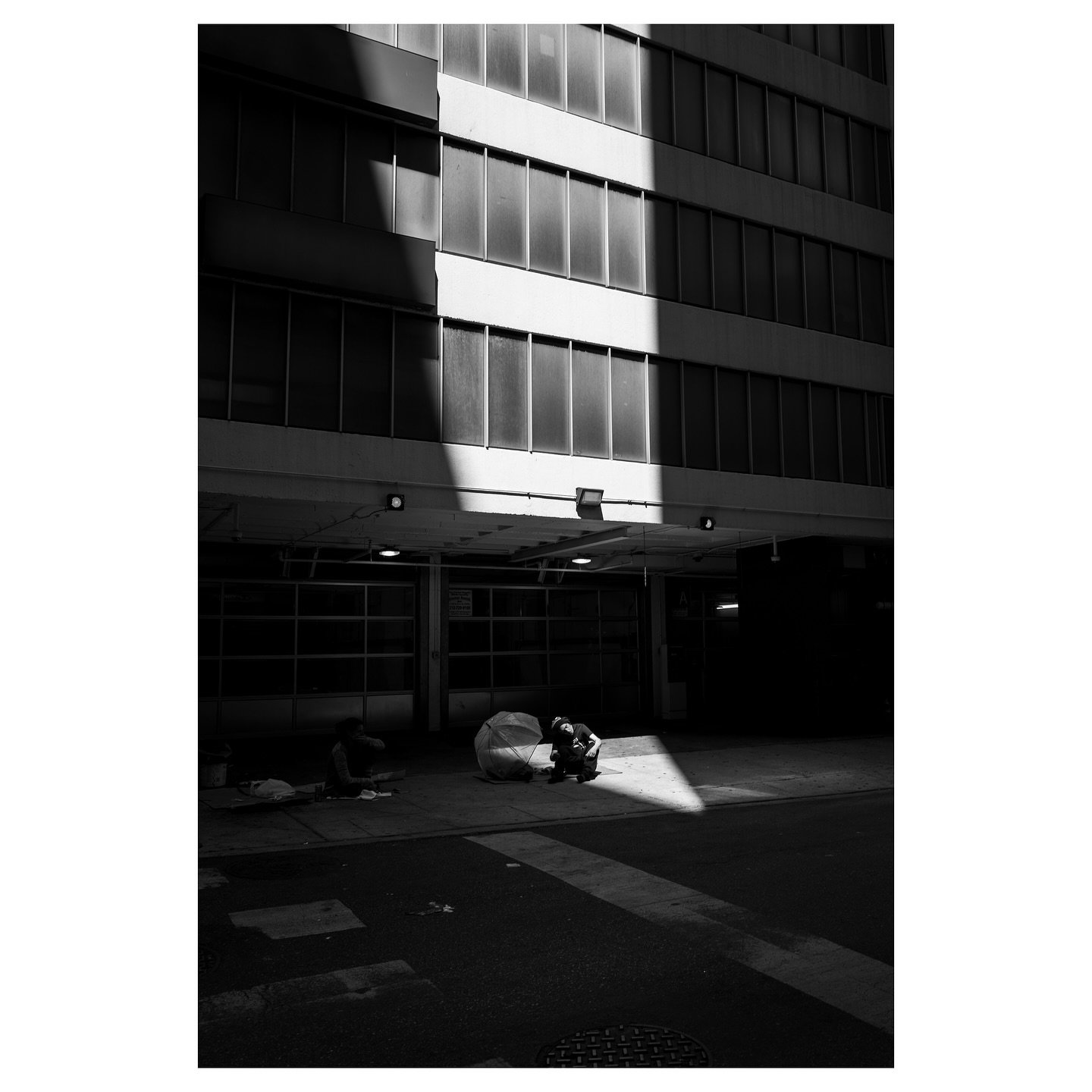The last set of photos from photography class

#photography #streetphotography #blackandwhitephotography #philadelphia #leica #leicaq3