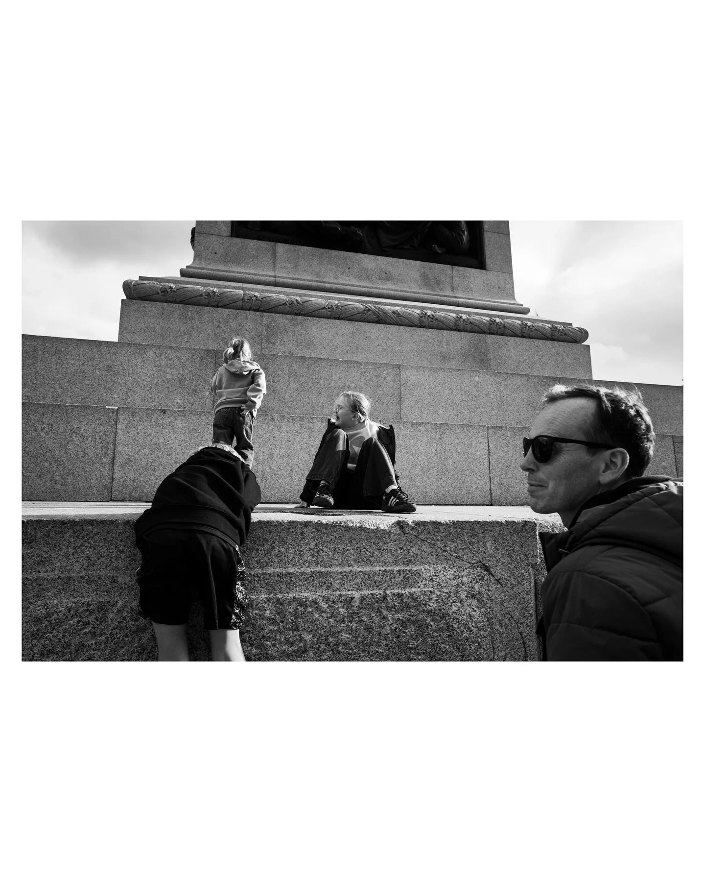 London
10.24 to 10.26
2025

#streetphotography #london #leicaq3 #photography #colorphotography #blackandwhitephotography