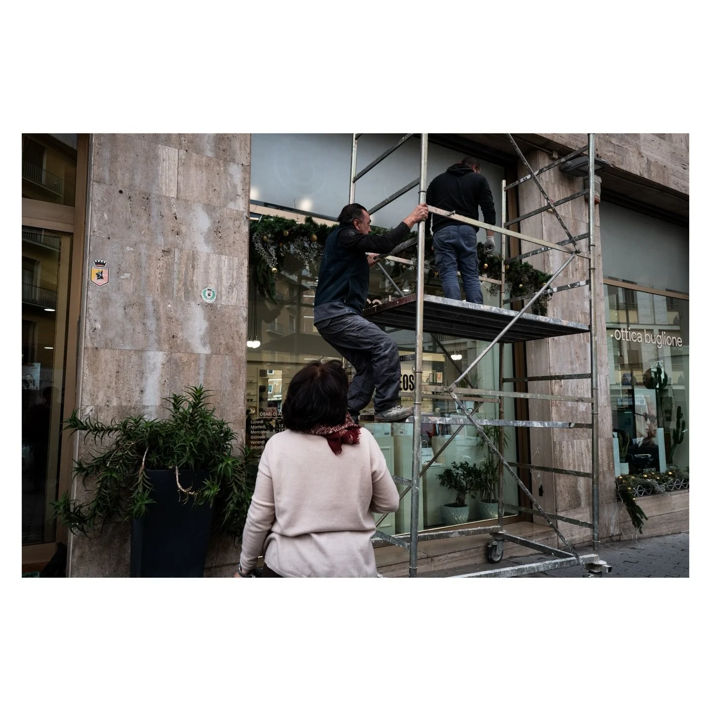 Living Italy
Rome, Benevento, Matera, Amalfi, Sorrento
Week 14 (11/26 to 11/30)
2025

#photography #streetphoto #streetphotography #leicaq3 #rome #blackandwhitephotography #colorphotography