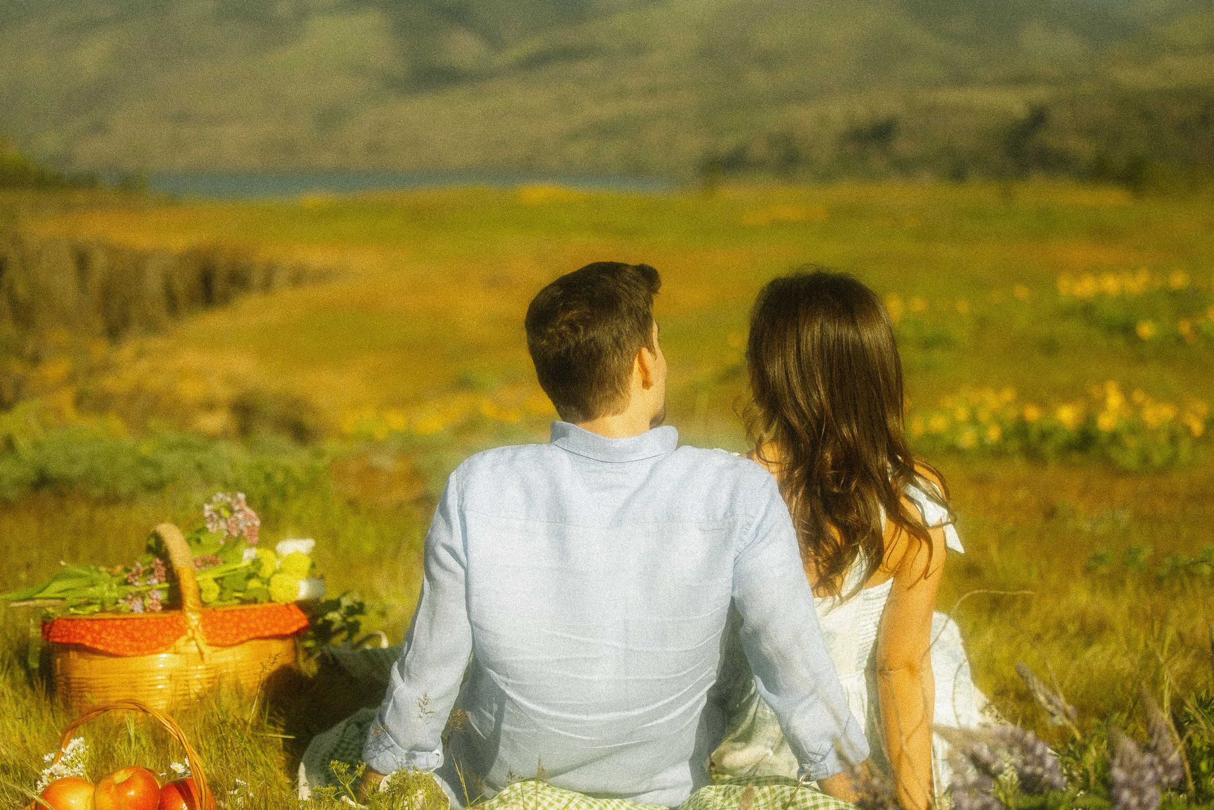 owena Crest engagement photos during wildflower season in the Columbia River Gorge