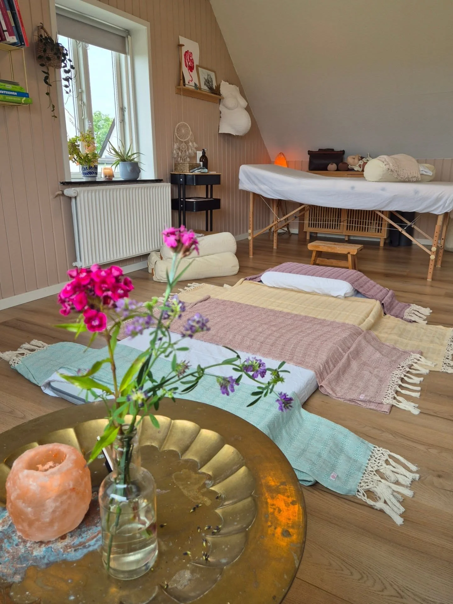 ✨ Omsorgsbehandling ✨

En kombinationsbehandling af rebozo og massage med mulighed for at inkludere f&oslash;dselsmodnende akupressur fra GA 37+0

En behandling som er s&aelig;rdeles god som f&oslash;dselsmodning, men ogs&aring; til efter f&oslash;ds
