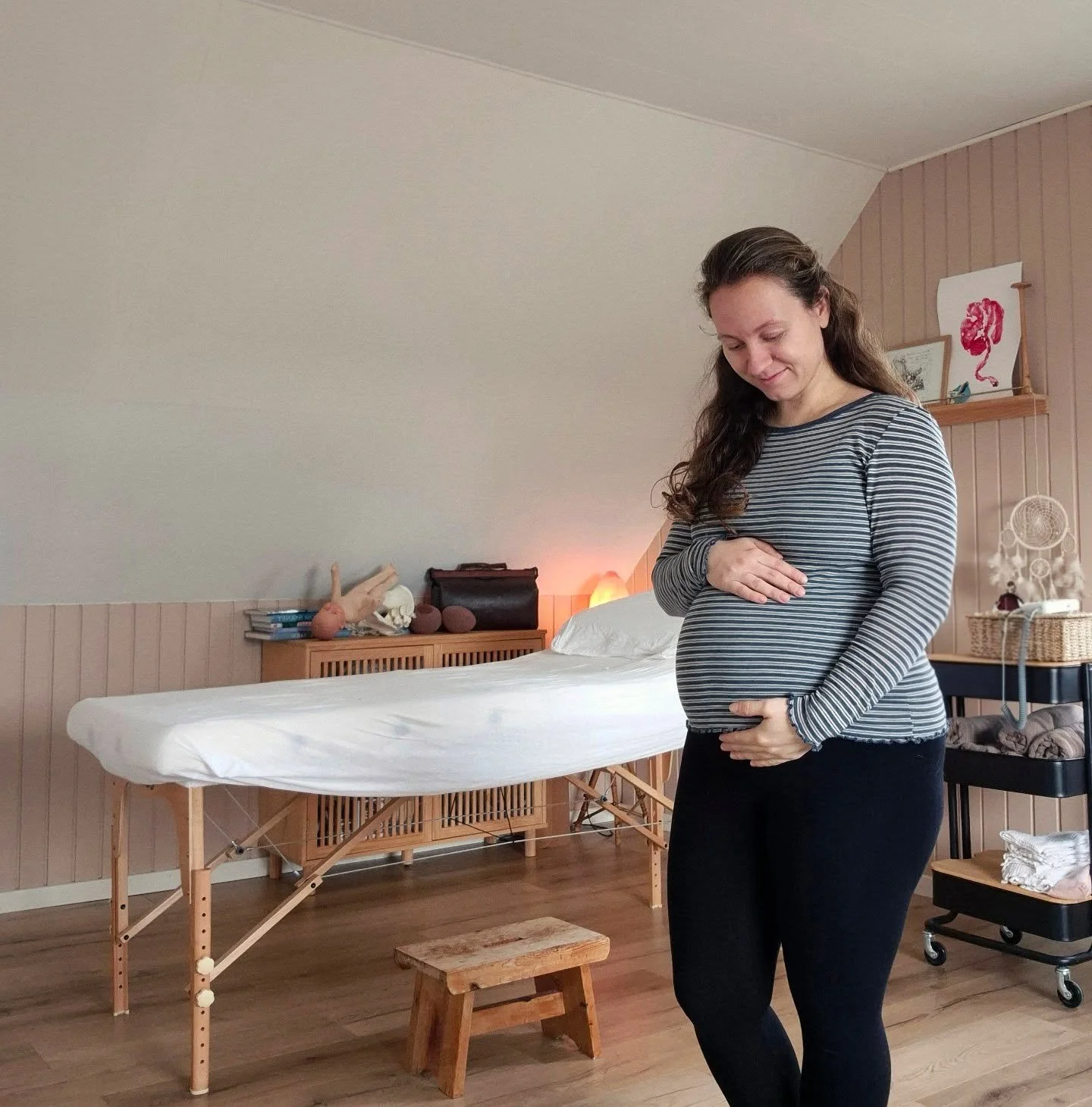 K&aelig;reste dig, som f&oslash;lger med ❤️ 
Hermed lidt informationen omkring den n&aelig;rmeste fremtid hos Livsgry 

Da jeg selv skal have en lille februar-baby, g&aring;r jeg p&aring; barsel fuldtid fra d. 21/1/26 💕 

Jeg er allerede nu begyndt 