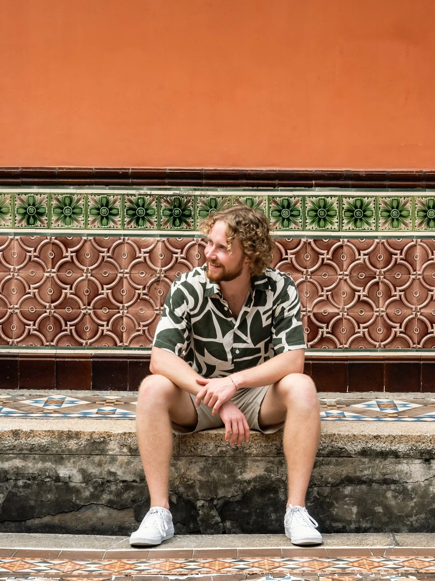 We’ve loved being in China from the start: the temples, the food, the chaos, and the kindness of people. So seeing that same Chinese spirit alive in other countries makes us so happy.
In Singapore, Chinatown feels like a little world of its ow