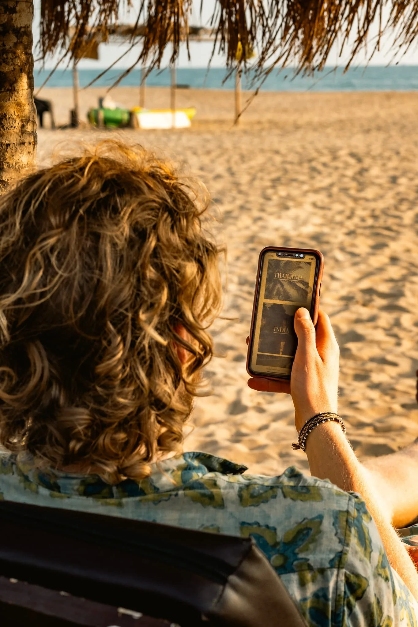 The Real Traveler giving tips on how to travel better with an eSIM.